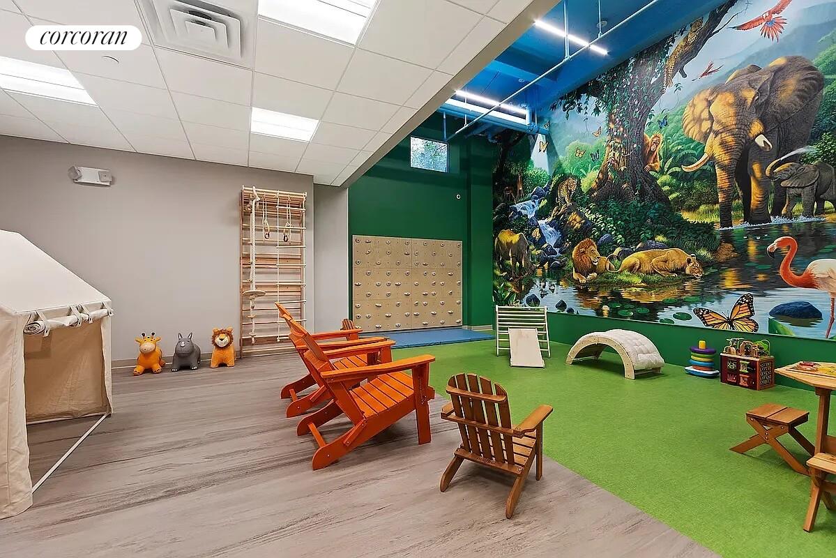 #13 photo, 25 CENTRAL Park W, マンハッタン Lincoln Square , NY 10023