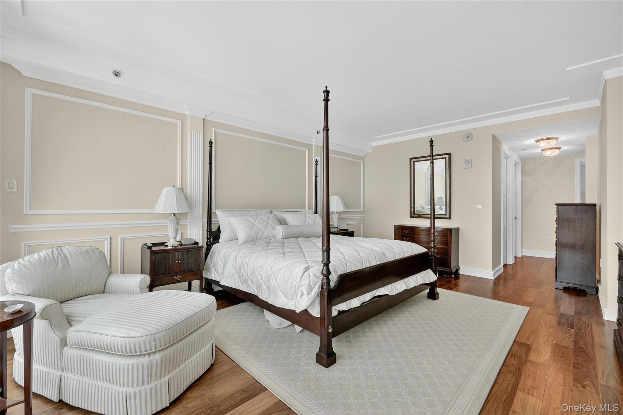 #14 photo, 5 Renaissance Square, White Plains , NY 10601