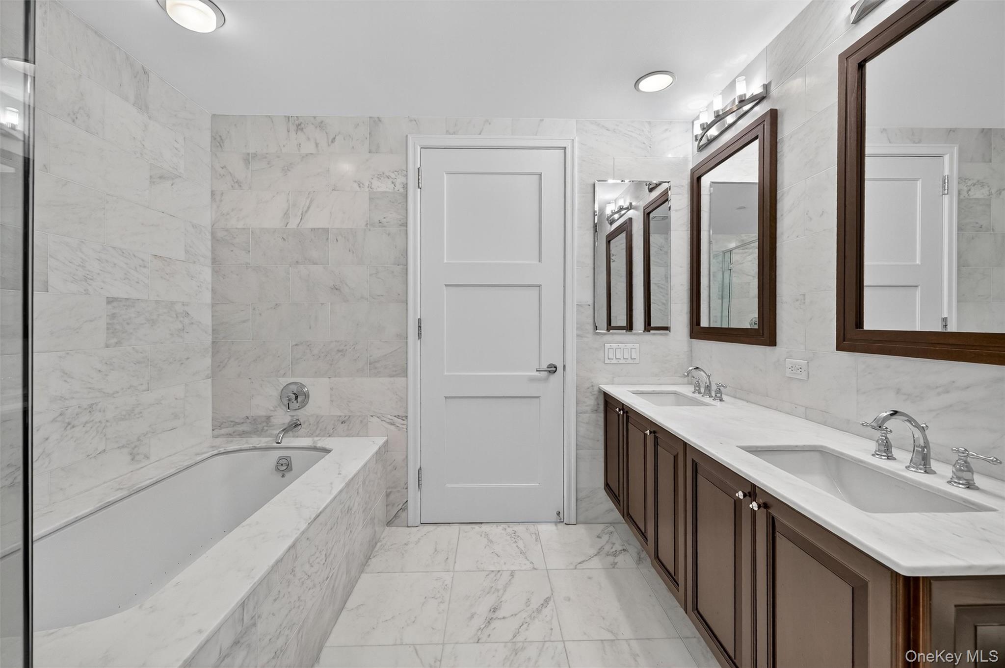 #16 photo, 5 Renaissance Square, White Plains , NY 10601