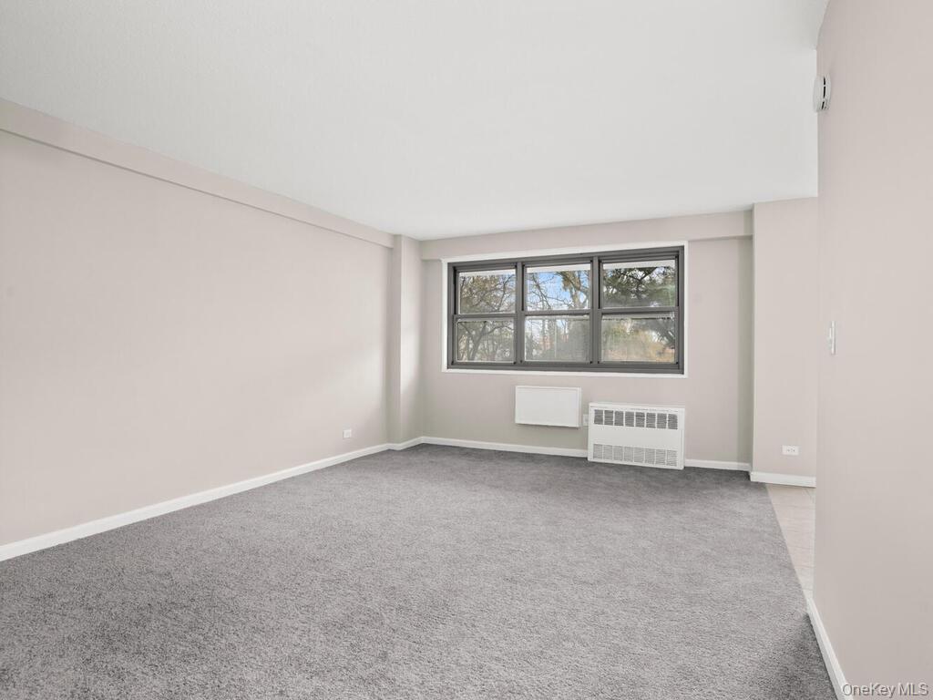 #11 photo, 3410 De Reimer Avenue, Bronx , NY 10475