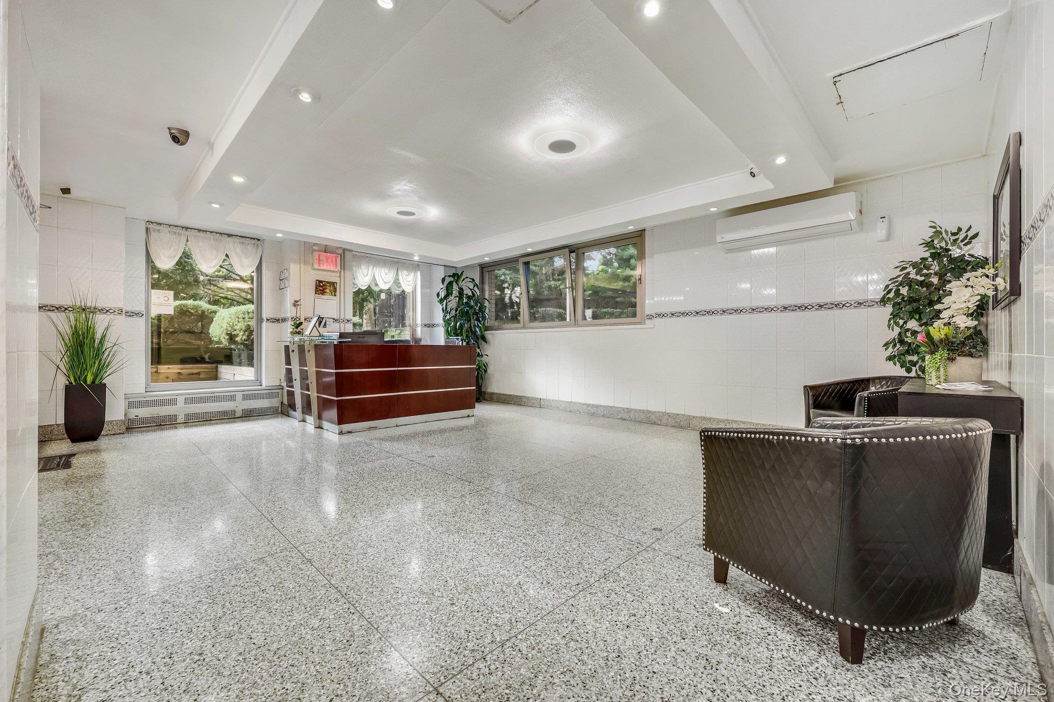 #7 photo, 3410 De Reimer Avenue, Bronx , NY 10475