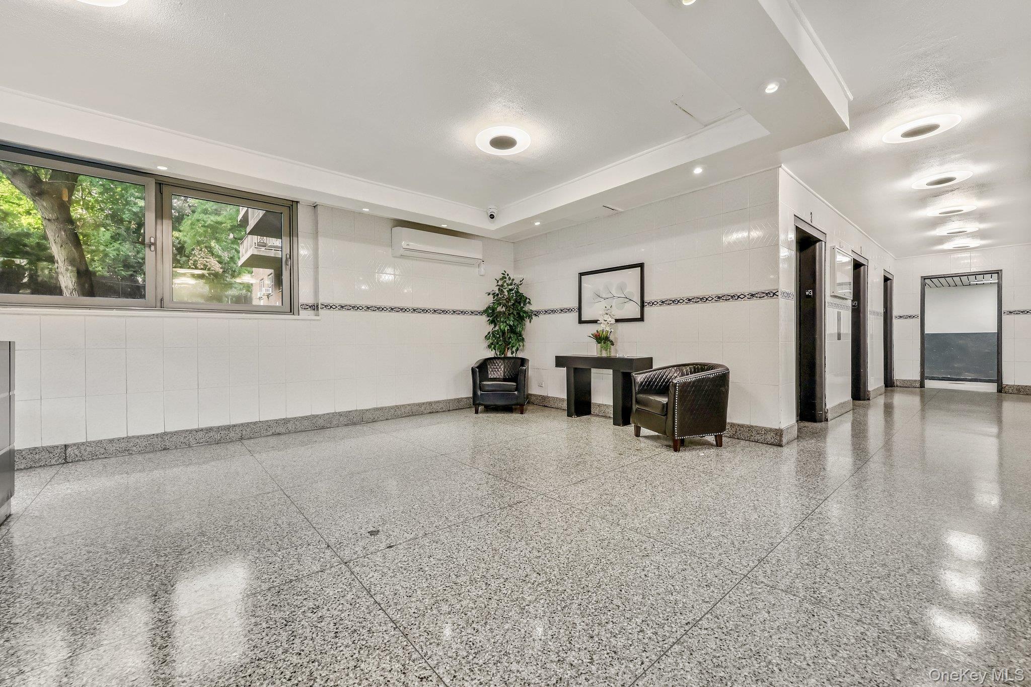 #9 photo, 3410 De Reimer Avenue, Bronx , NY 10475