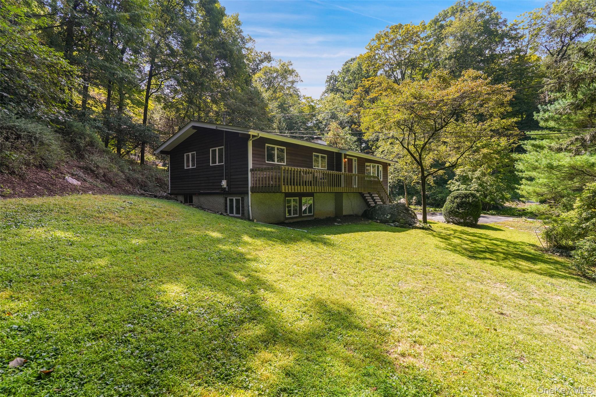 #1 photo, 40 Lakeview Pass, Katonah , NY 10536