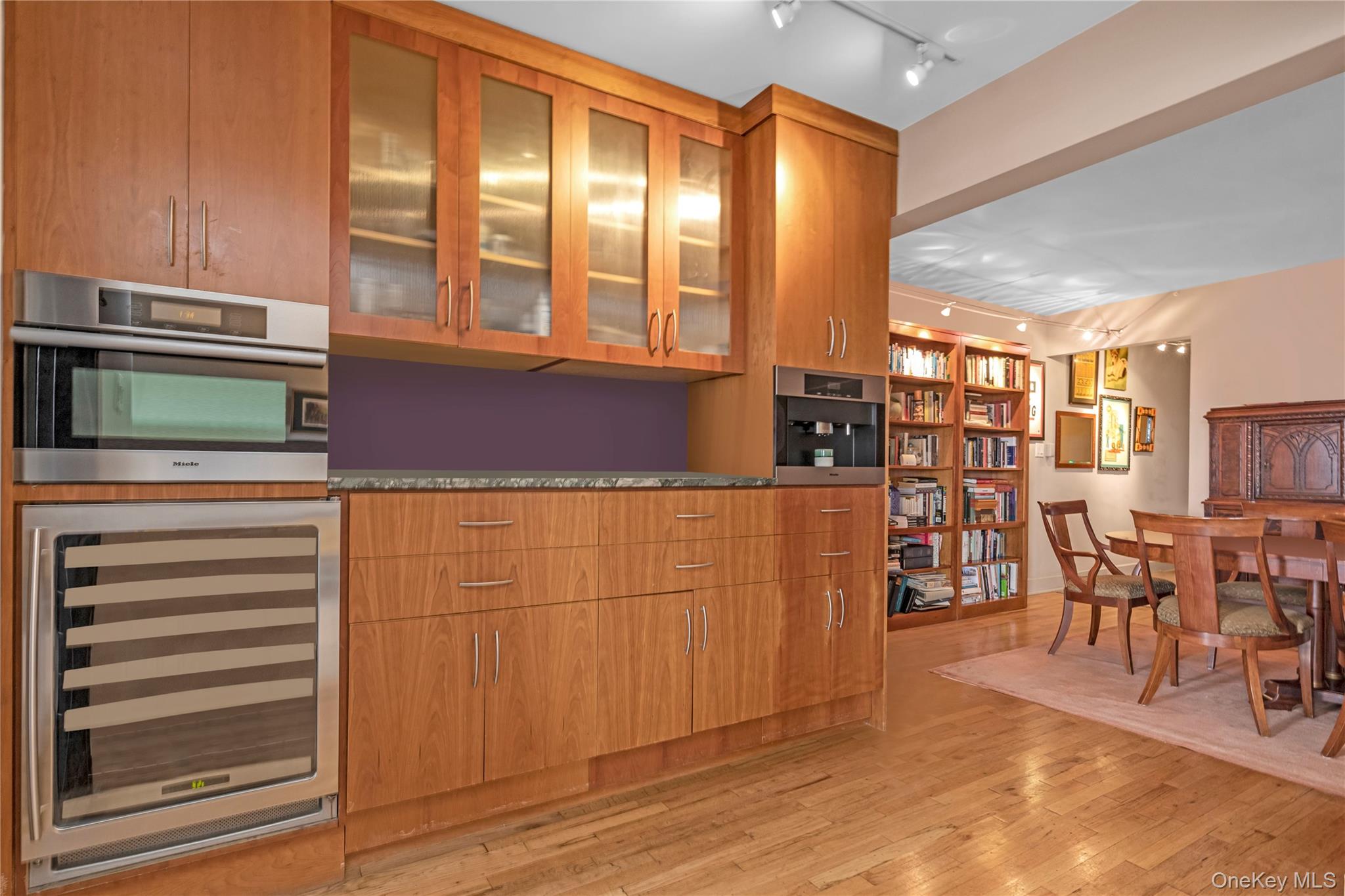 #5 photo, 79-10 34th Avenue, クイーンズ区 Jackson Heights , NY 11372