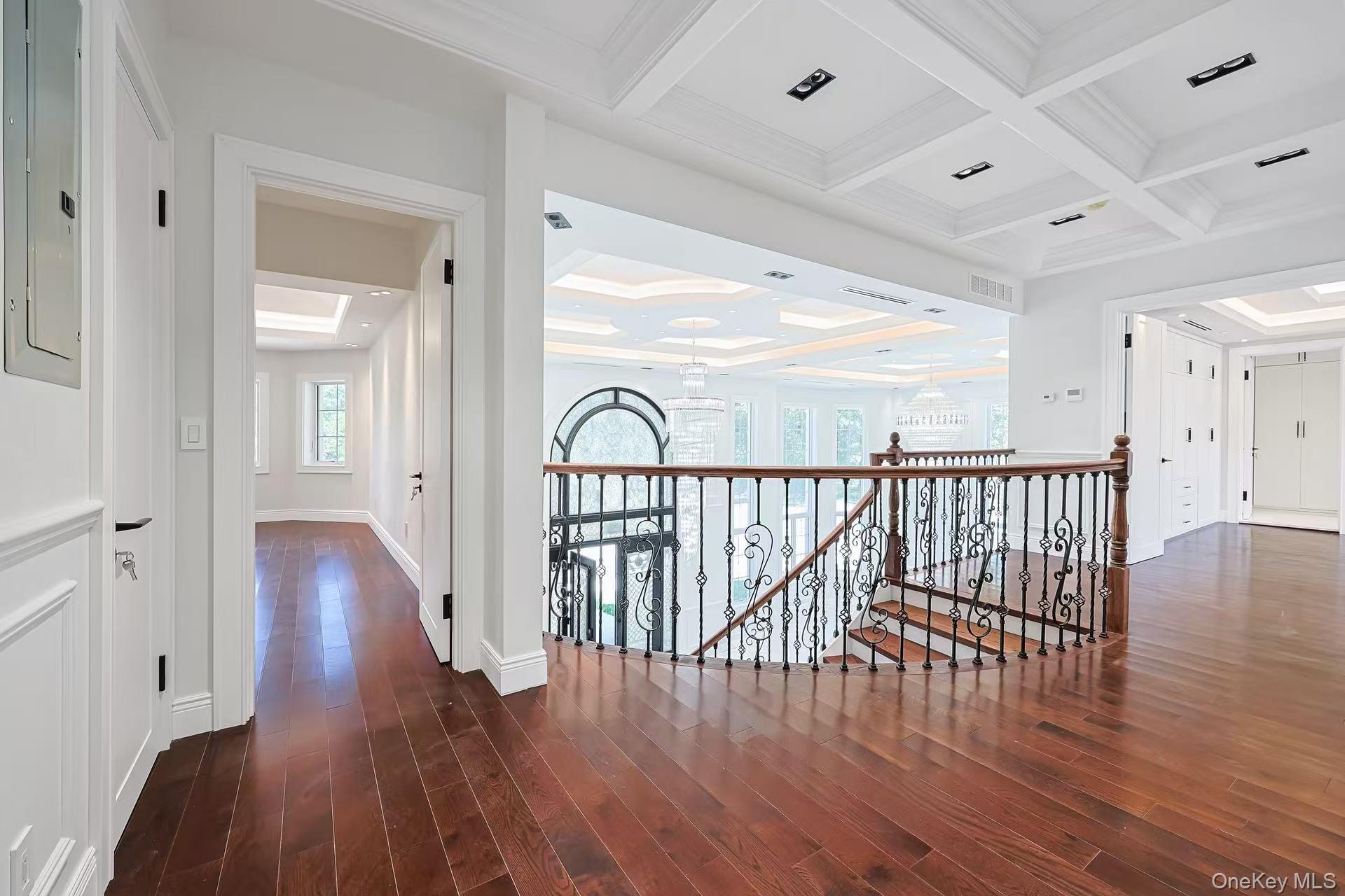 #20 photo, 6616 253rd Street, Little Neck , NY 11362