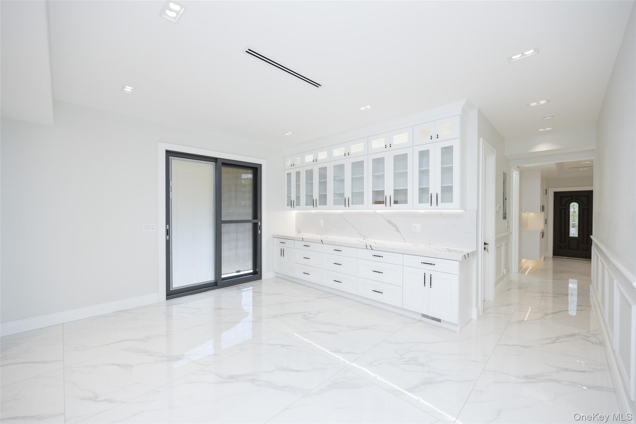 #4 photo, 6616 253rd Street, Little Neck , NY 11362