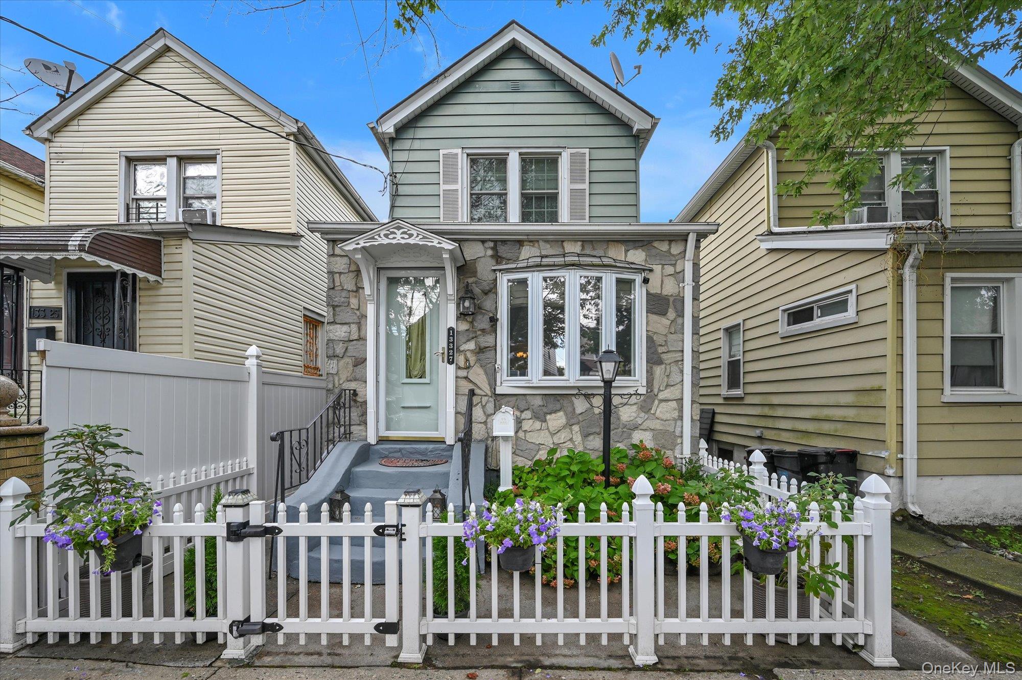 #1 photo, 13327 135th Place, クイーンズ区 South Ozone Park , NY 11420