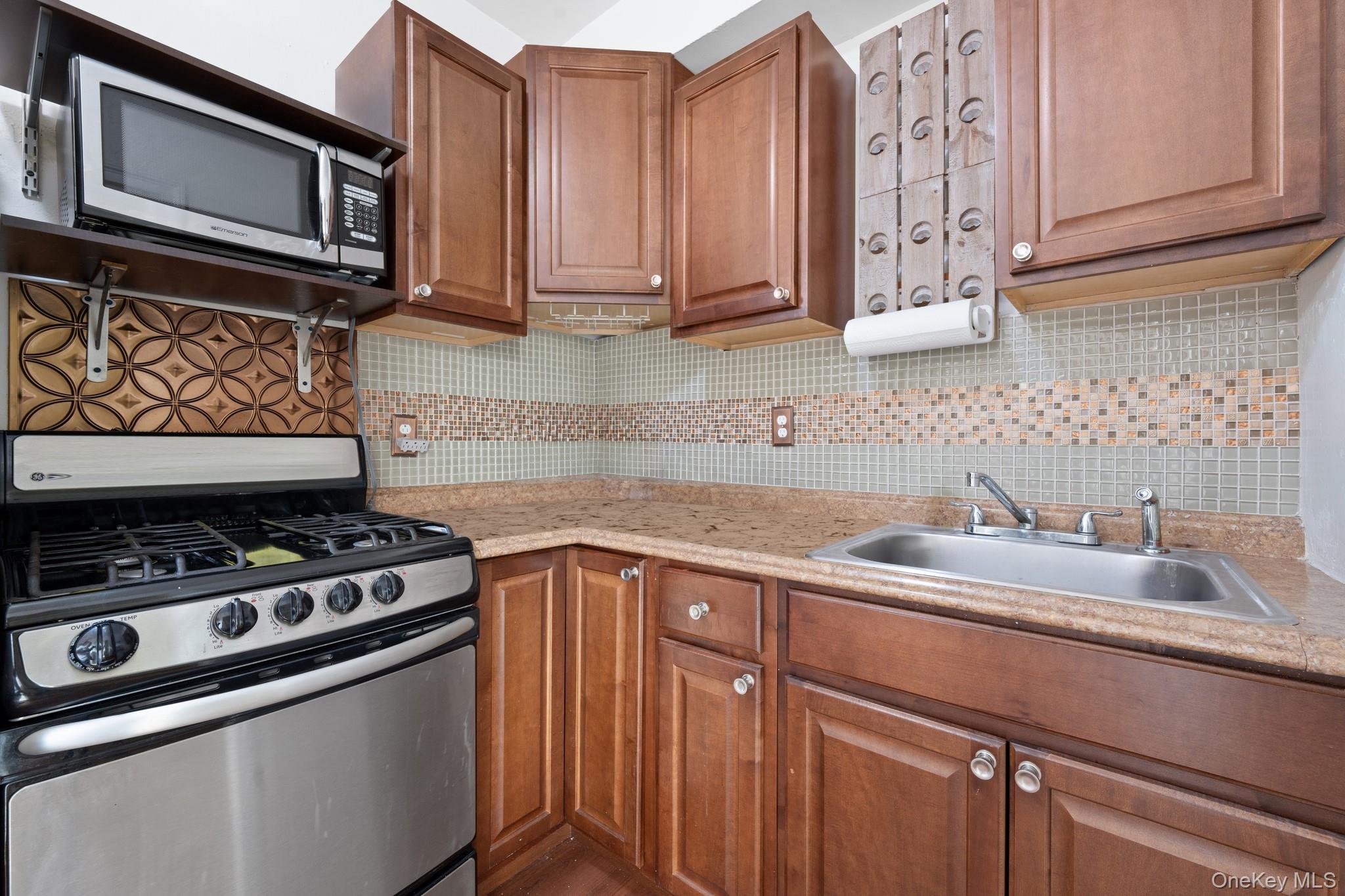 #14 photo, 8380 118th st, クイーンズ区 Kew Gardens , NY 11415