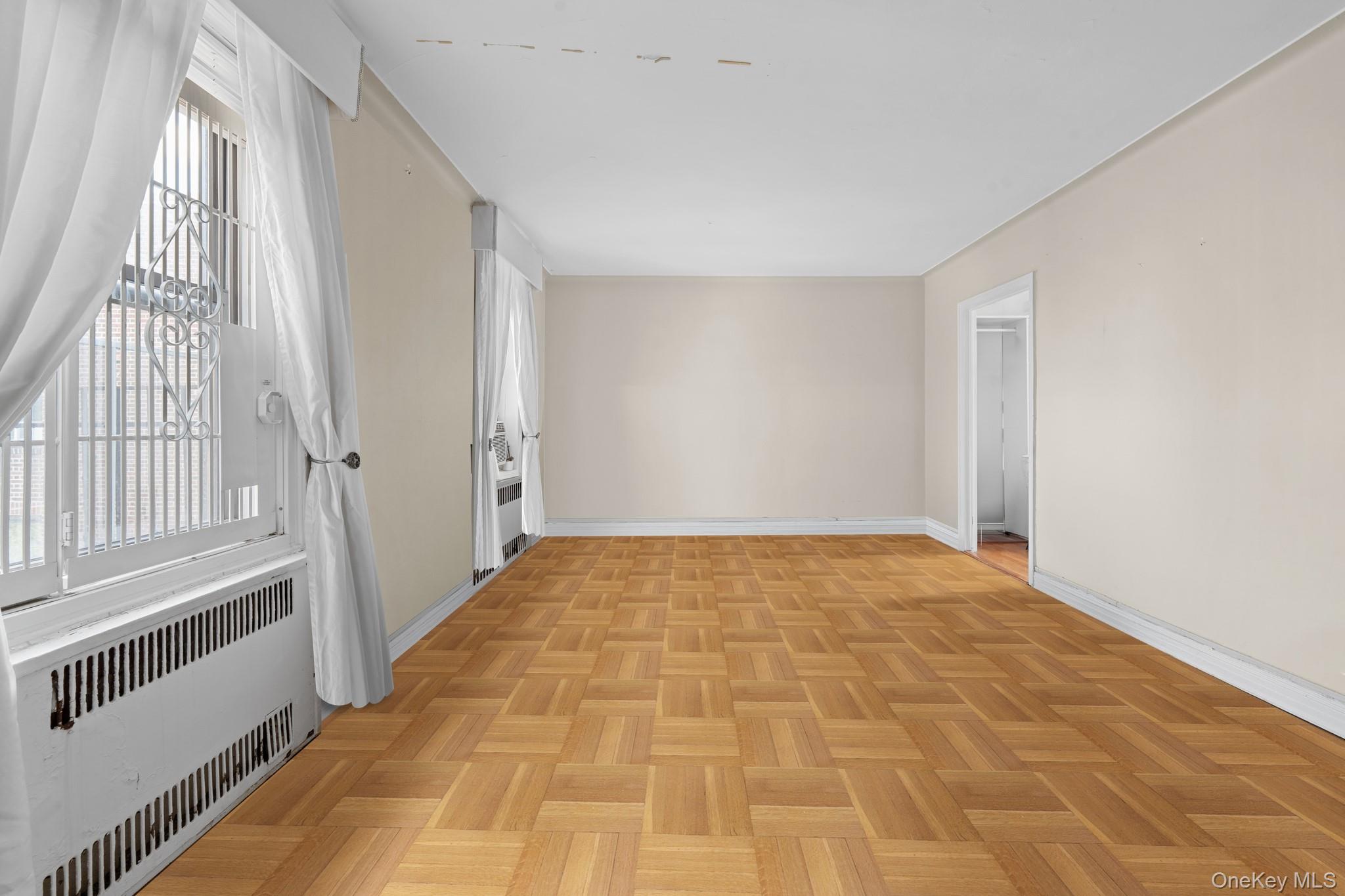 #17 photo, 8380 118th st, クイーンズ区 Kew Gardens , NY 11415