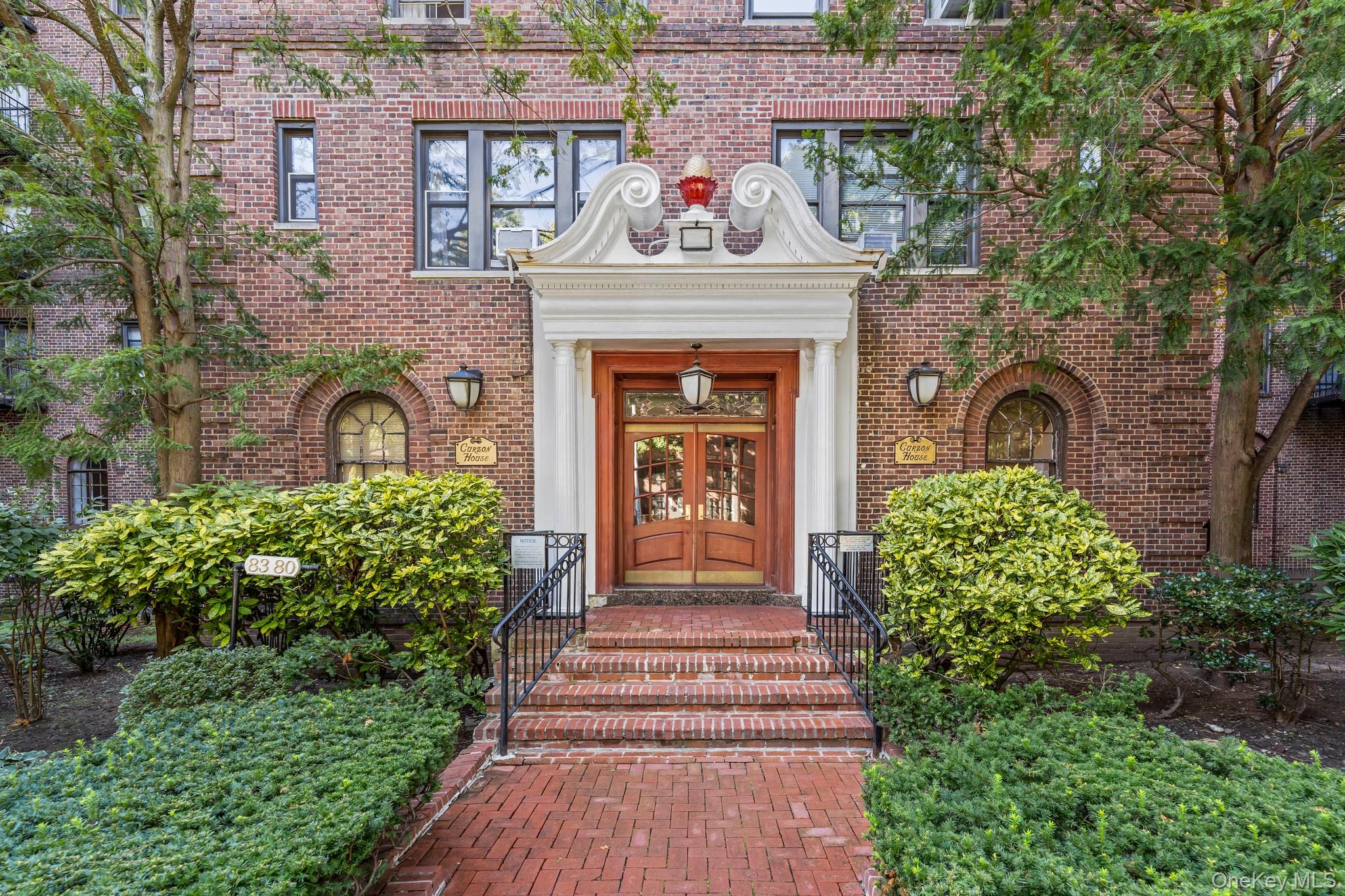 #3 photo, 8380 118th st, クイーンズ区 Kew Gardens , NY 11415