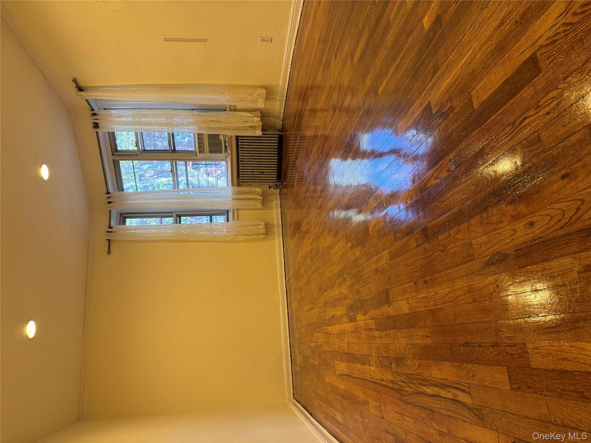 #9 photo, 141-24 78th Avenue, クイーンズ区 Kew Garden Hills , NY 11367