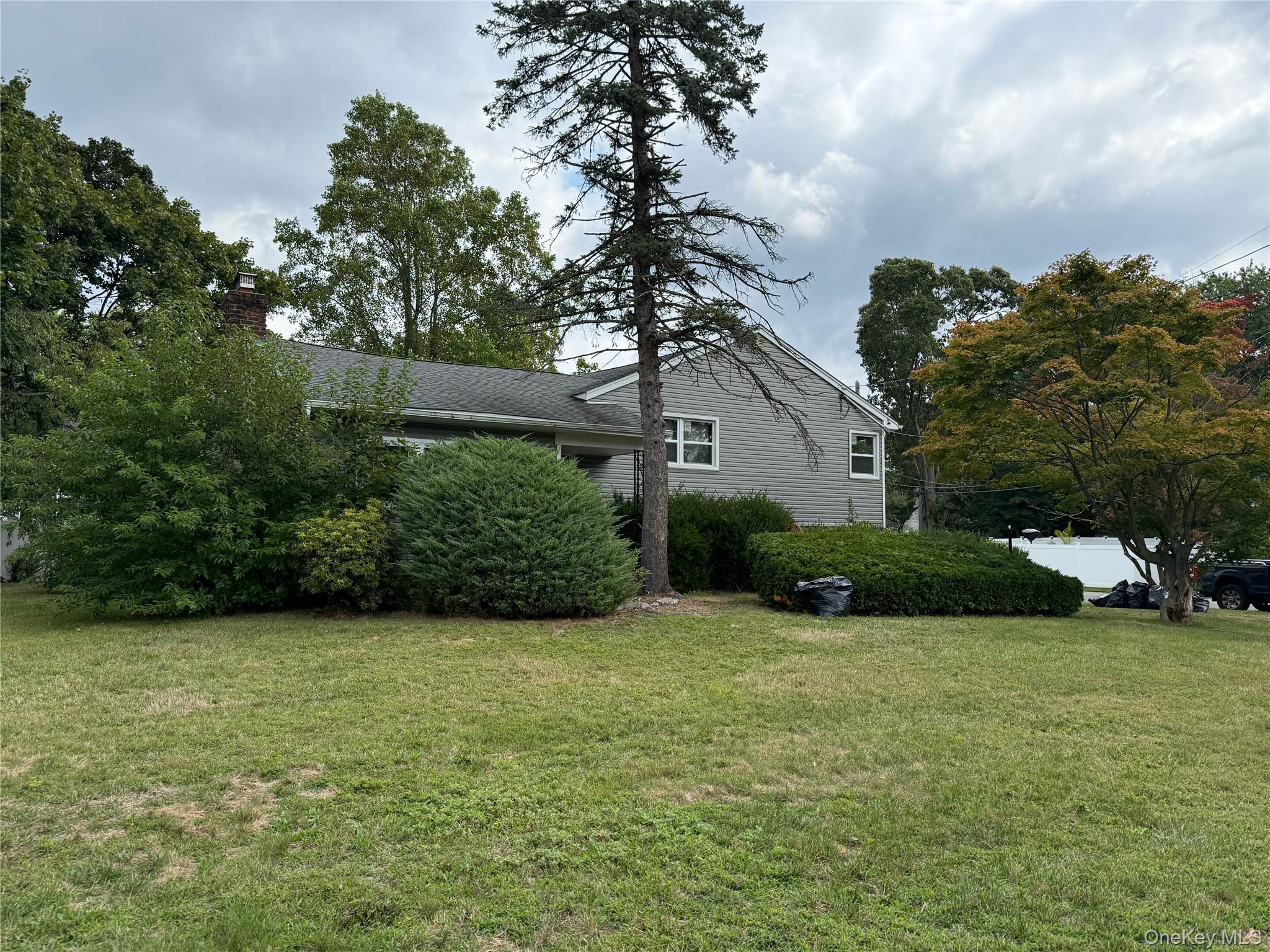 #2 photo, 6 Albermarle Avenue, Huntington Station , NY 11746