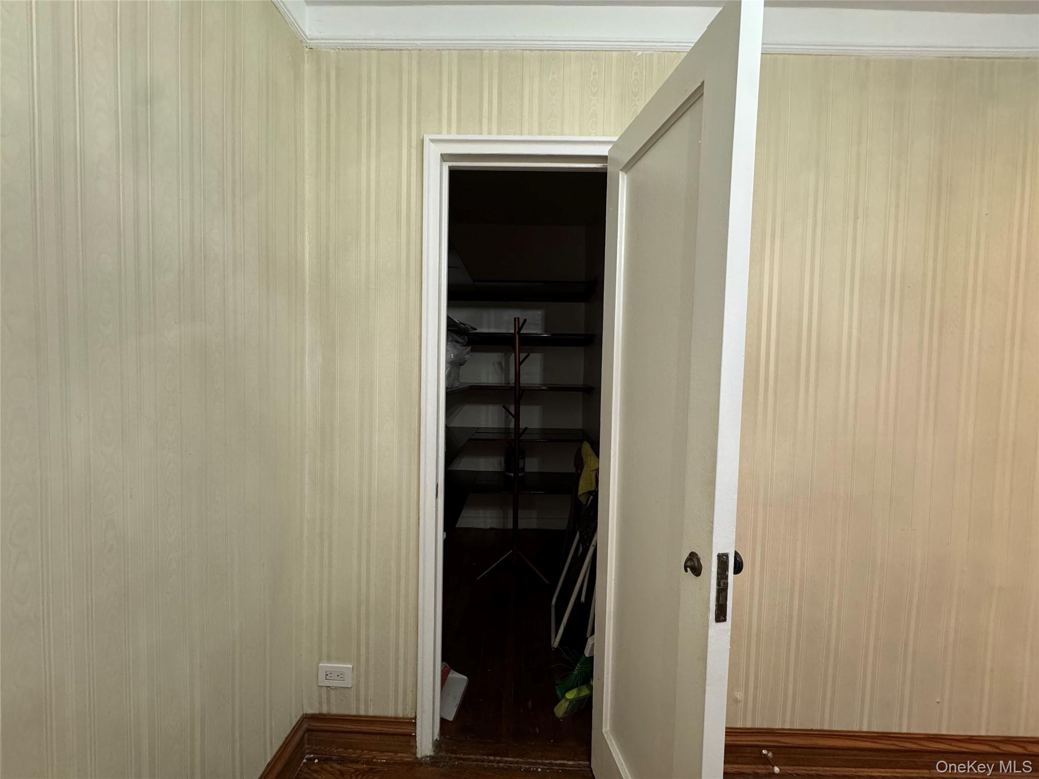 #14 photo, 69-10 yellowstone blvd, クイーンズ区 Forest Hills , NY 11375