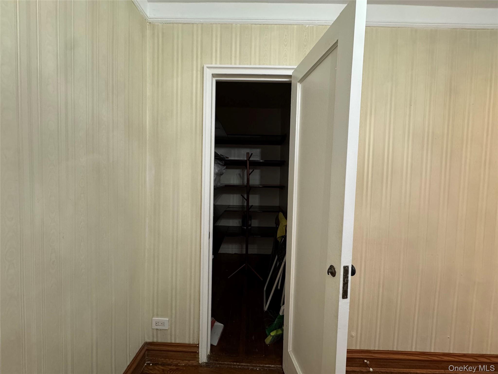 #15 photo, 69-10 yellowstone blvd, クイーンズ区 Forest Hills , NY 11375