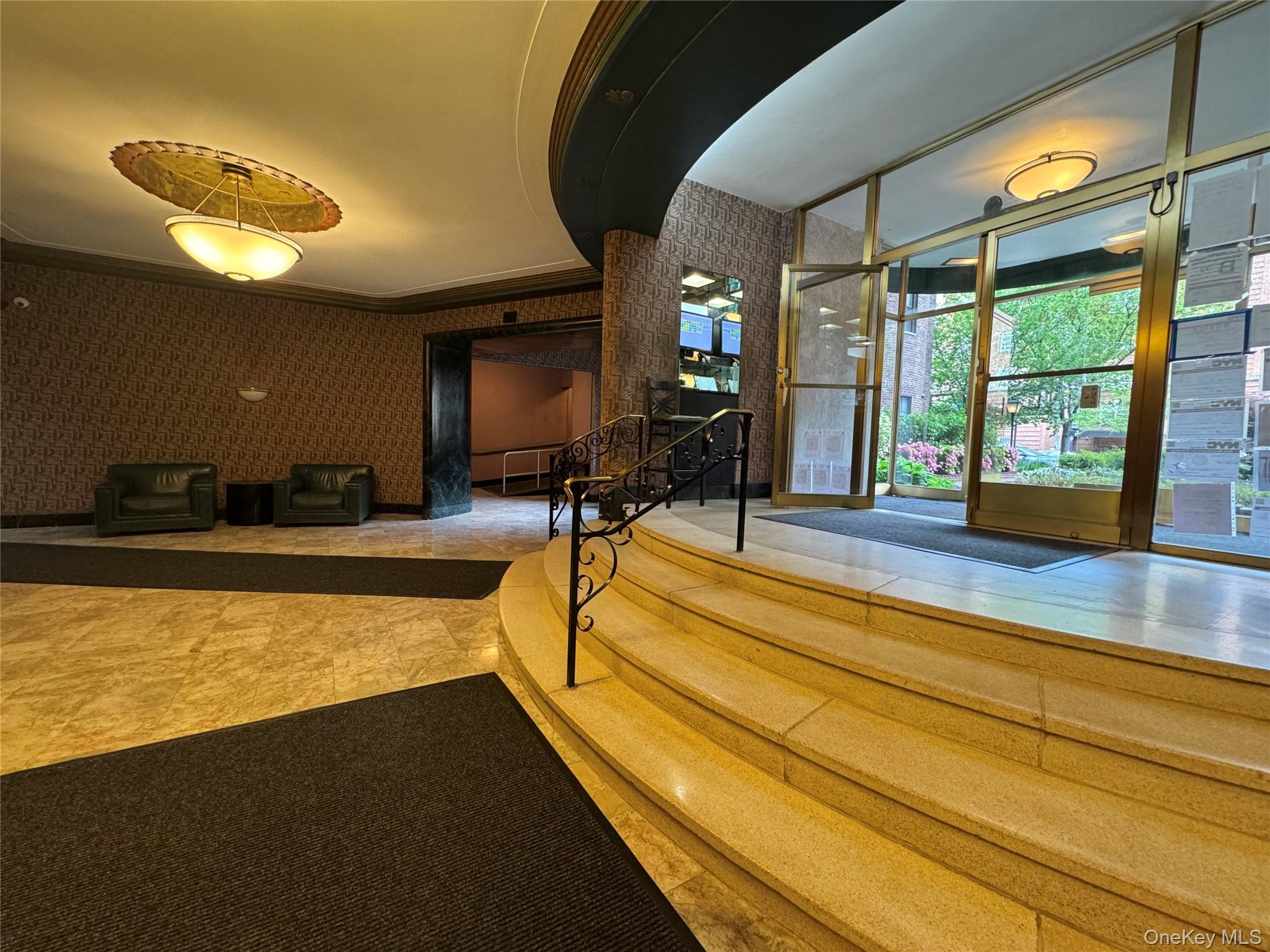 #19 photo, 69-10 yellowstone blvd, クイーンズ区 Forest Hills , NY 11375