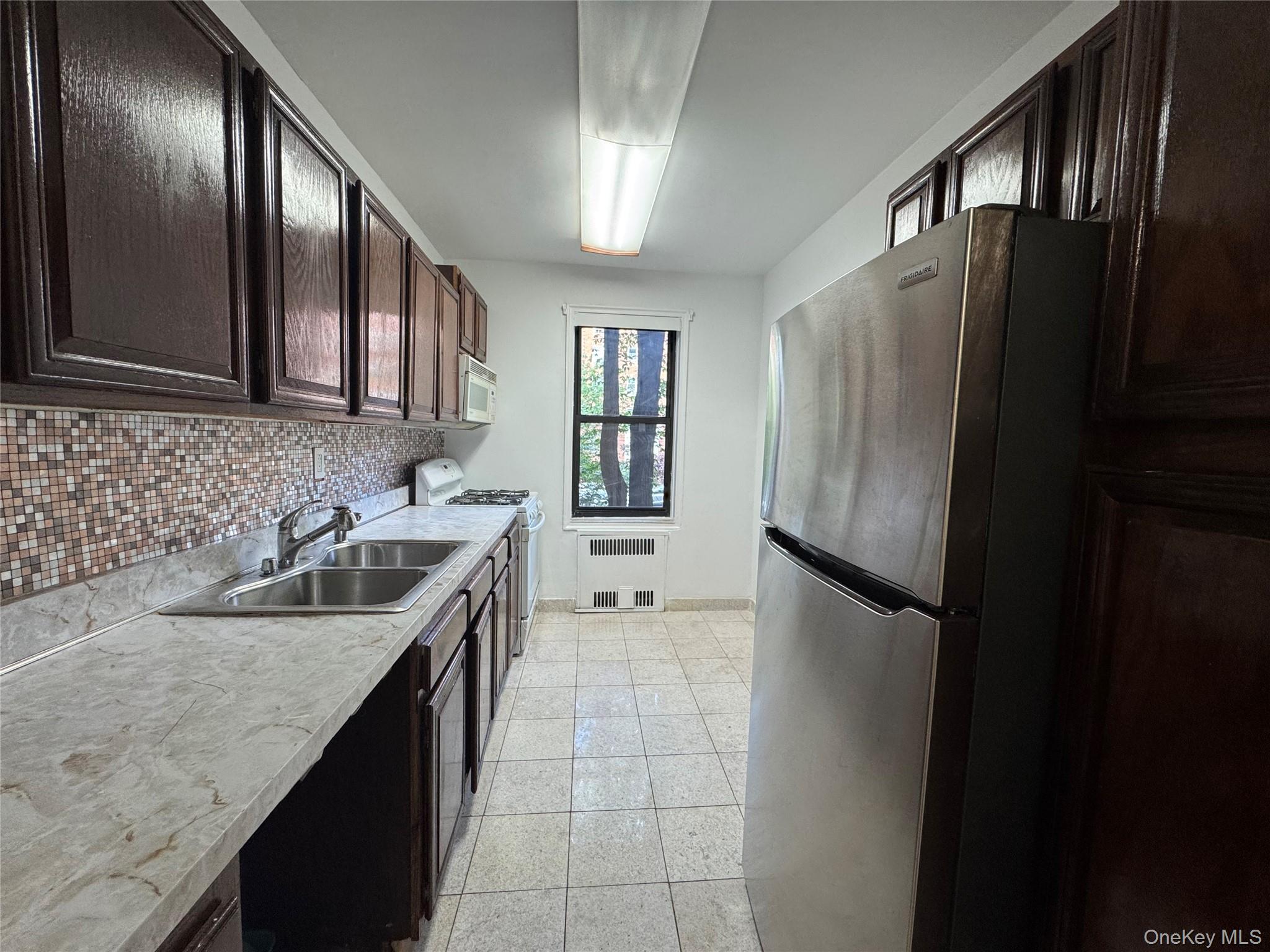 #6 photo, 69-10 yellowstone blvd, クイーンズ区 Forest Hills , NY 11375