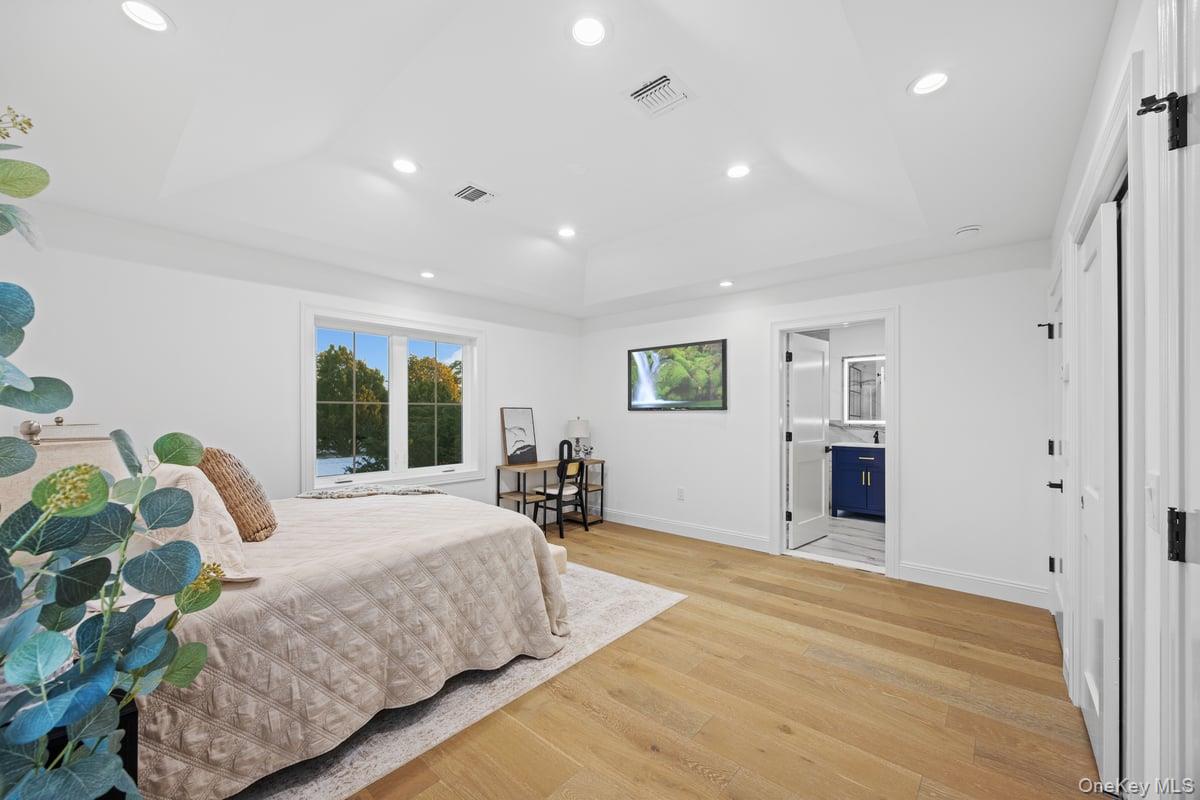 #19 photo, 5 Relda Street, Plainview , NY 11803