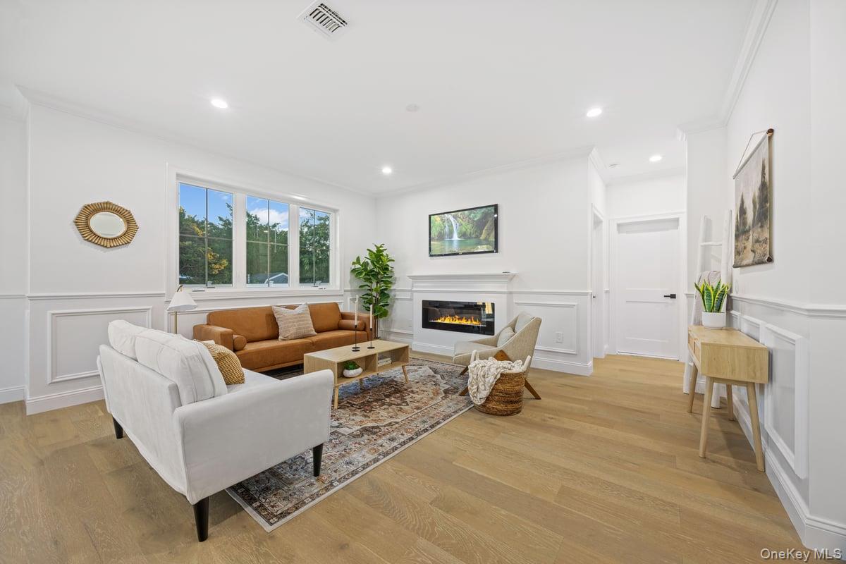 #7 photo, 5 Relda Street, Plainview , NY 11803