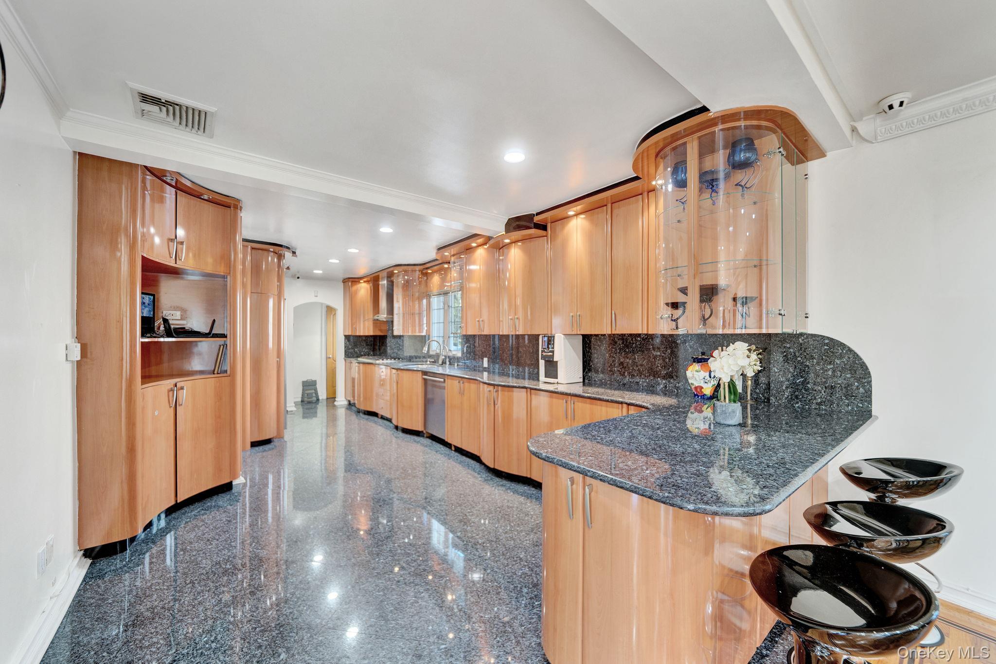 #10 photo, 73-55 194th Street, クイーンズ区 Fresh Meadows , NY 11366