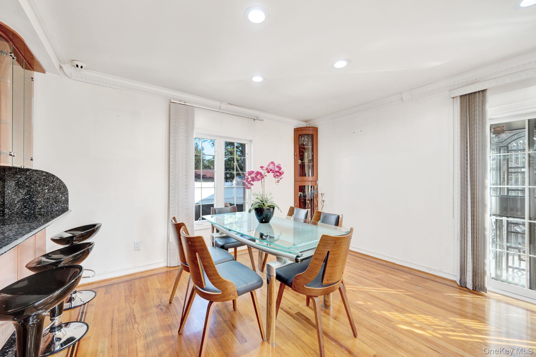 #13 photo, 73-55 194th Street, クイーンズ区 Fresh Meadows , NY 11366