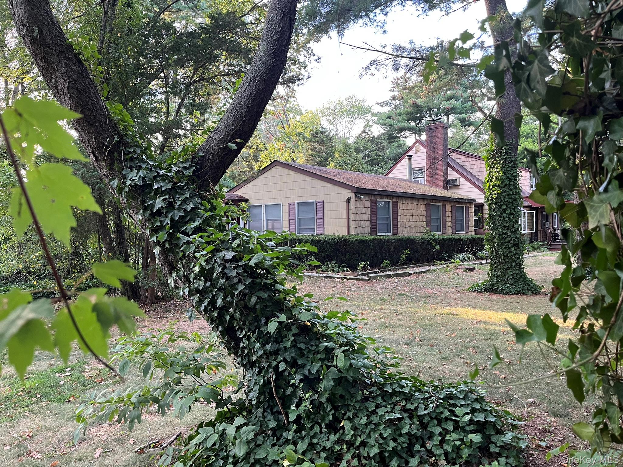 #1 photo, 1240 August Road, 东长岛 North Babylon , NY 11703