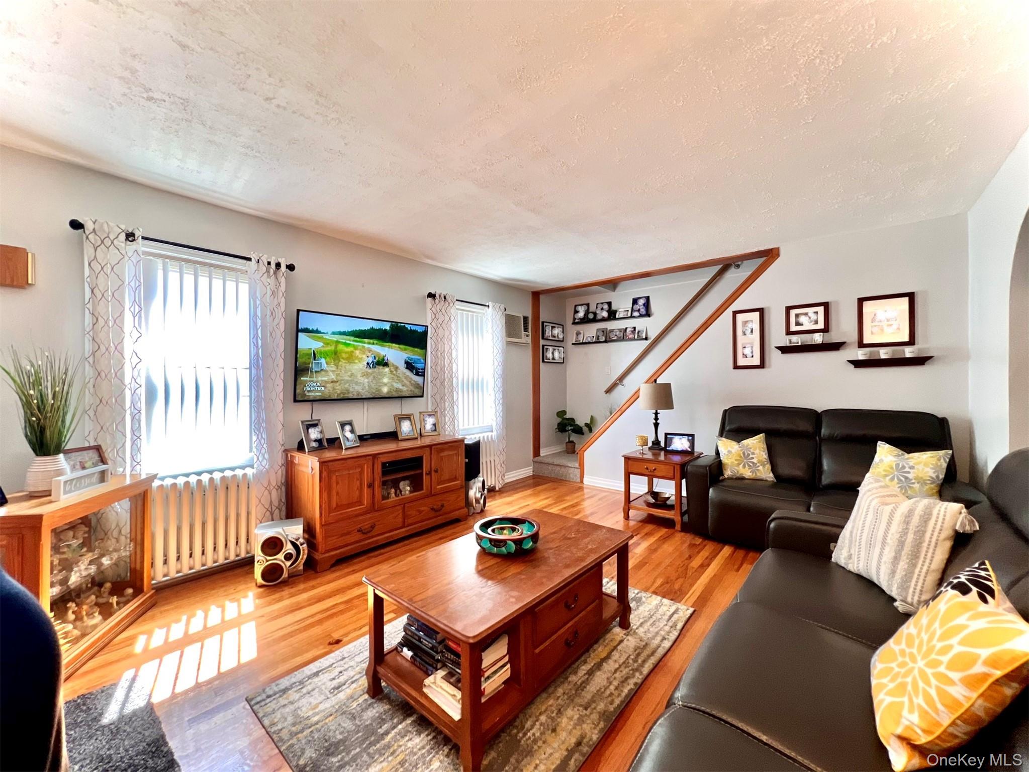 #6 photo, 86-14 251st Street, Bellerose , NY 11426