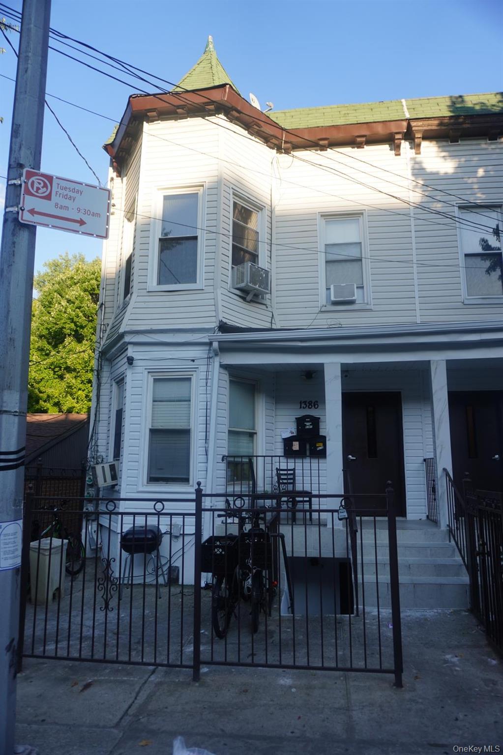 #2 photo, 1386 Clinton Avenue, ブロンクス区 Bronx , NY 10456