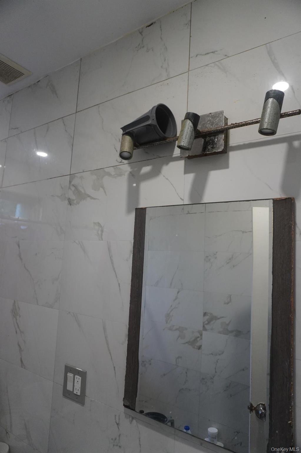 #9 photo, 1386 Clinton Avenue, ブロンクス区 Bronx , NY 10456