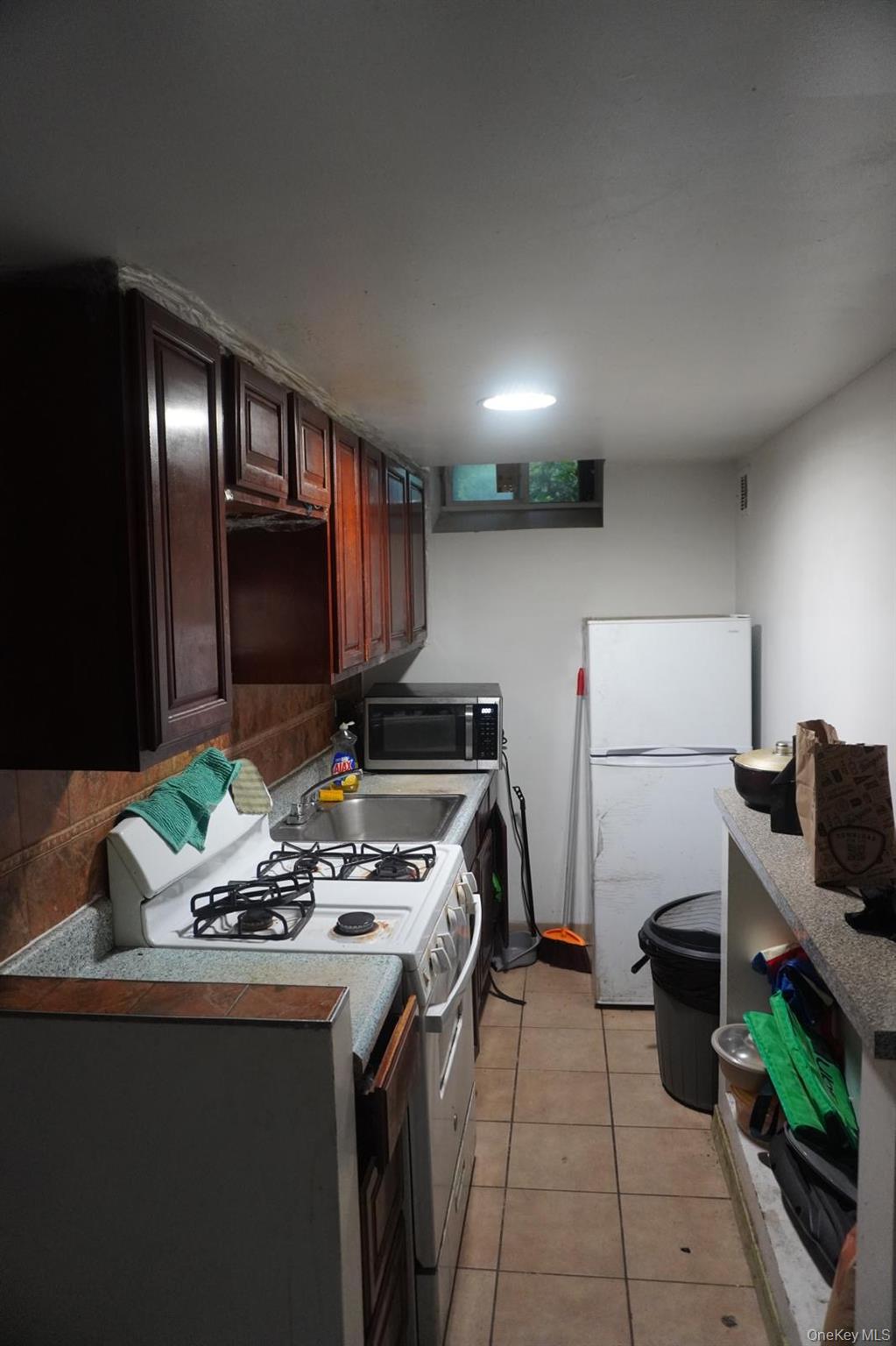 #9 photo, 1384 Clinton Avenue, ブロンクス区 Bronx , NY 10456