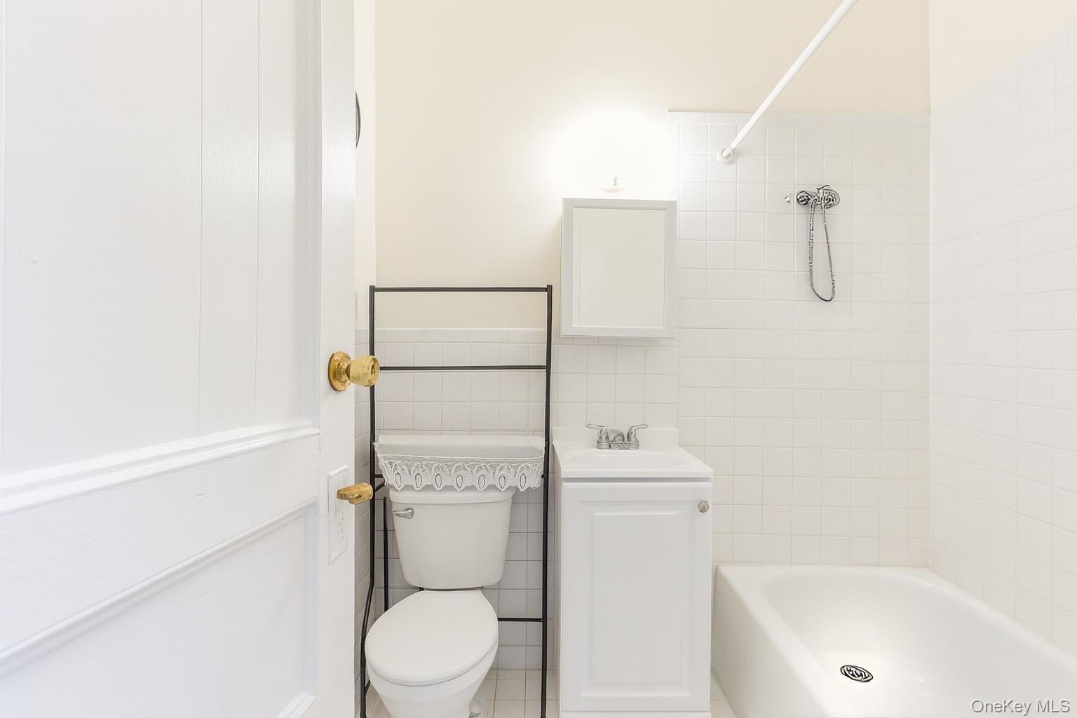 #13 photo, 1040 Clay Avenue, Bronx , NY 10456