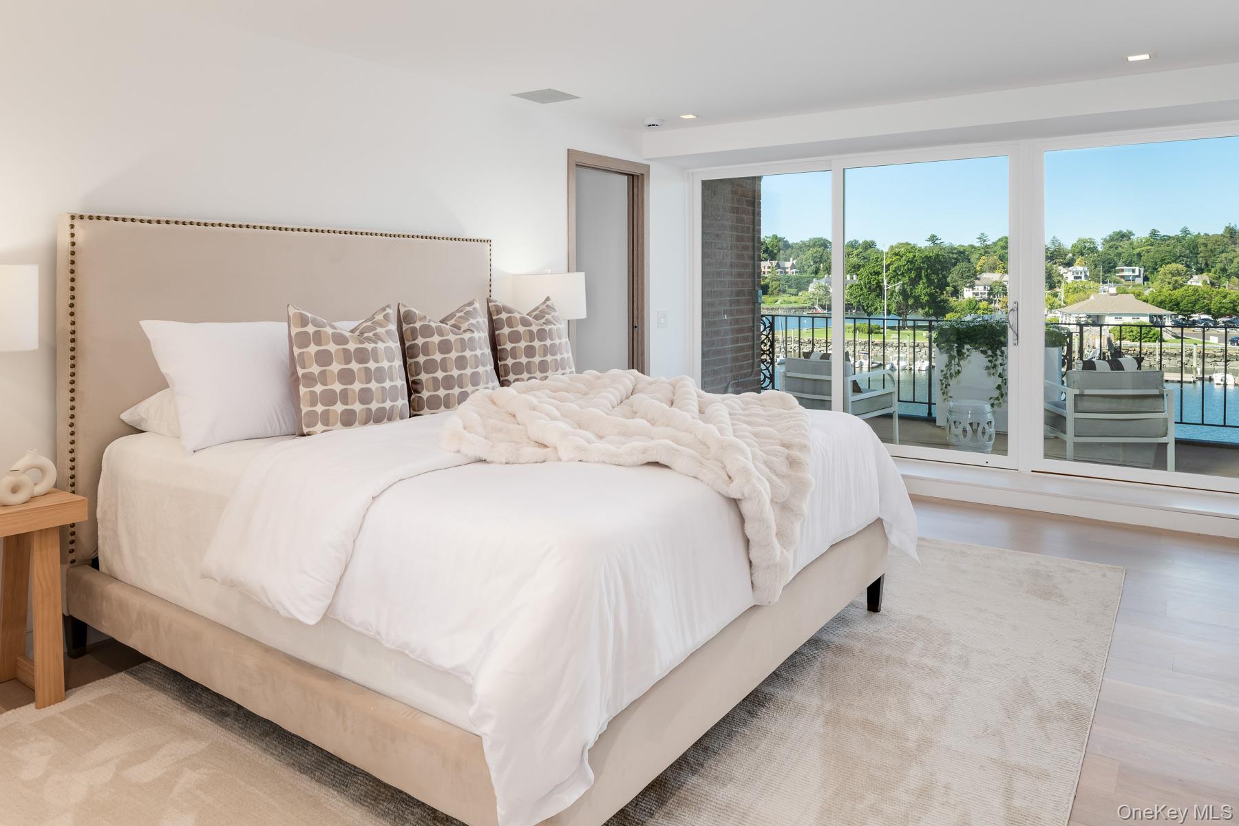 #11 photo, 636 Steamboat Road, Greenwich , NY 06830