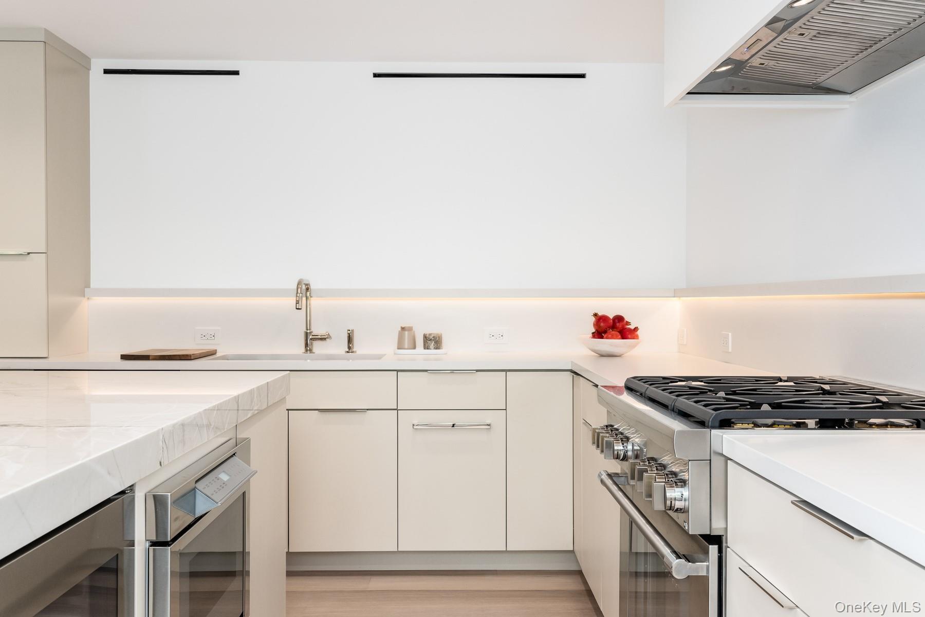 #17 photo, 636 Steamboat Road, Greenwich , NY 06830