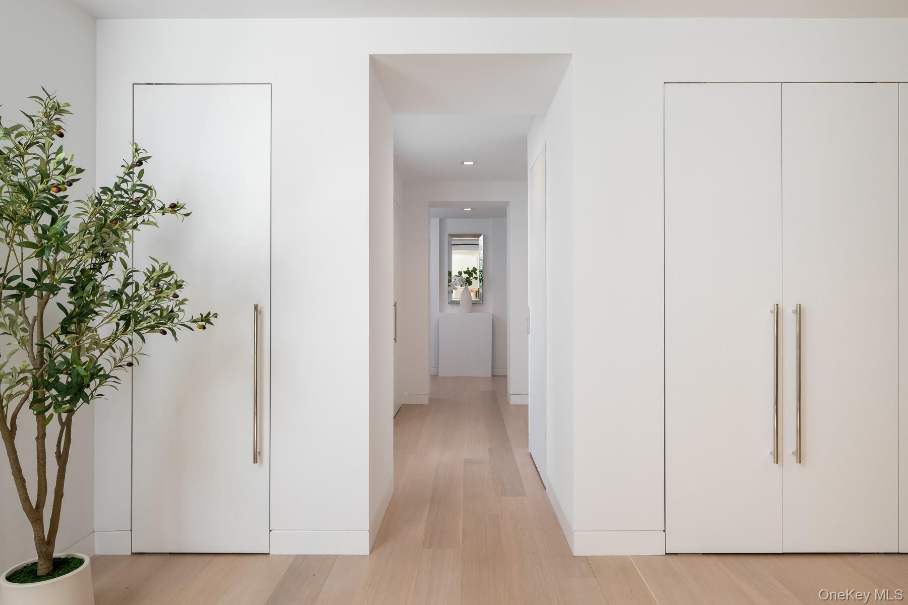 #19 photo, 636 Steamboat Road, Greenwich , NY 06830