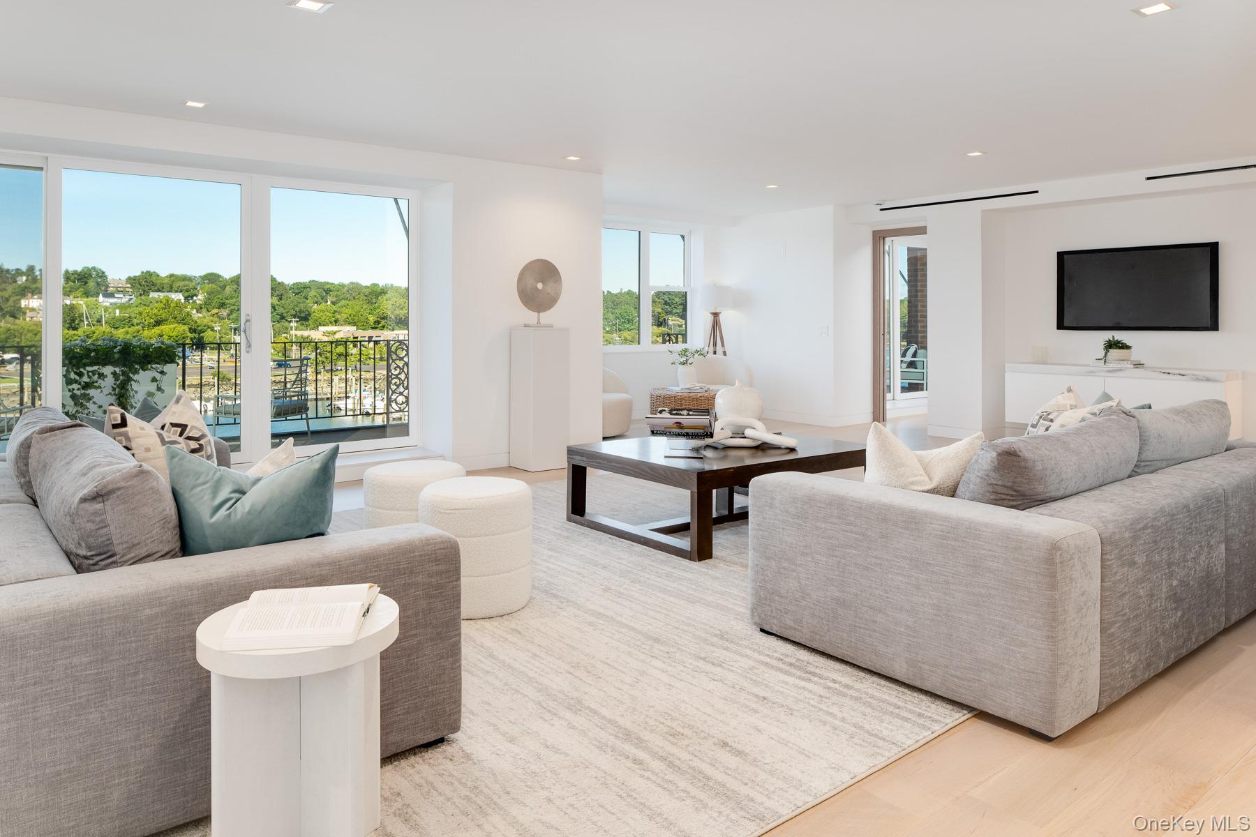 #5 photo, 636 Steamboat Road, Greenwich , NY 06830