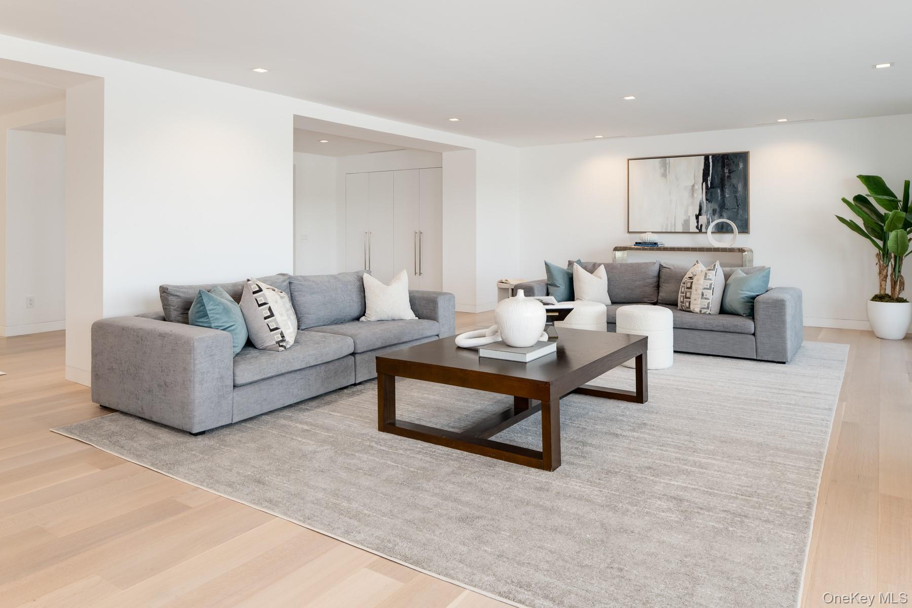 #7 photo, 636 Steamboat Road, Greenwich , NY 06830