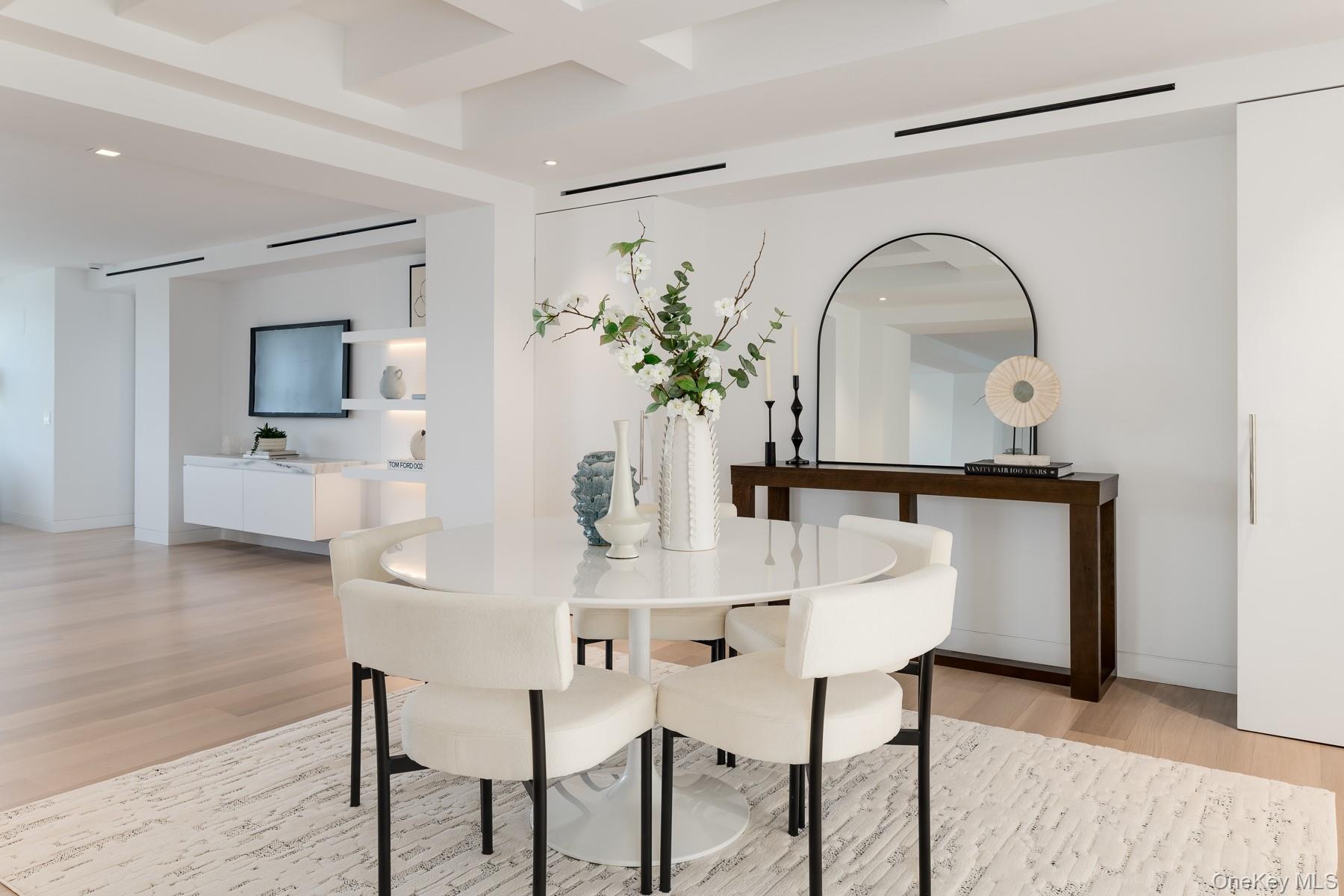 #9 photo, 636 Steamboat Road, Greenwich , NY 06830