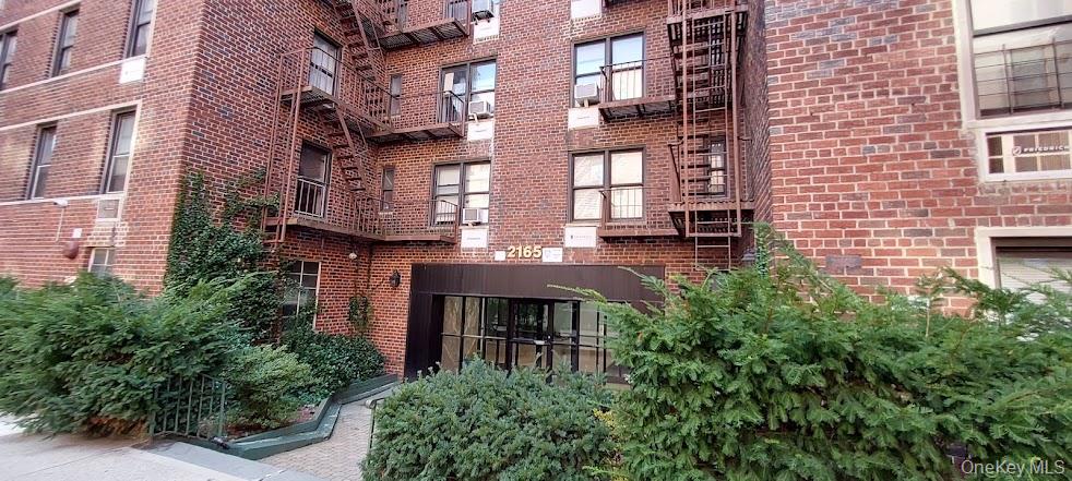 #4 photo, 2165 Matthews Avenue Matthews, ブロンクス区 Bronx , NY 12462