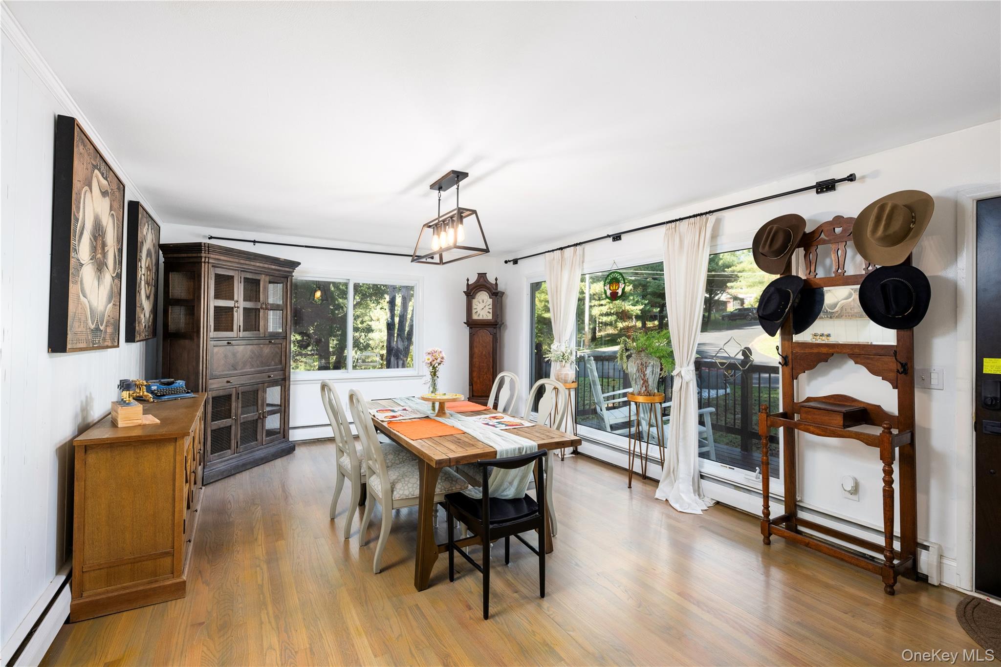 #4 photo, 19 Gleason Boulevard, Pleasant Valley , NY 12569