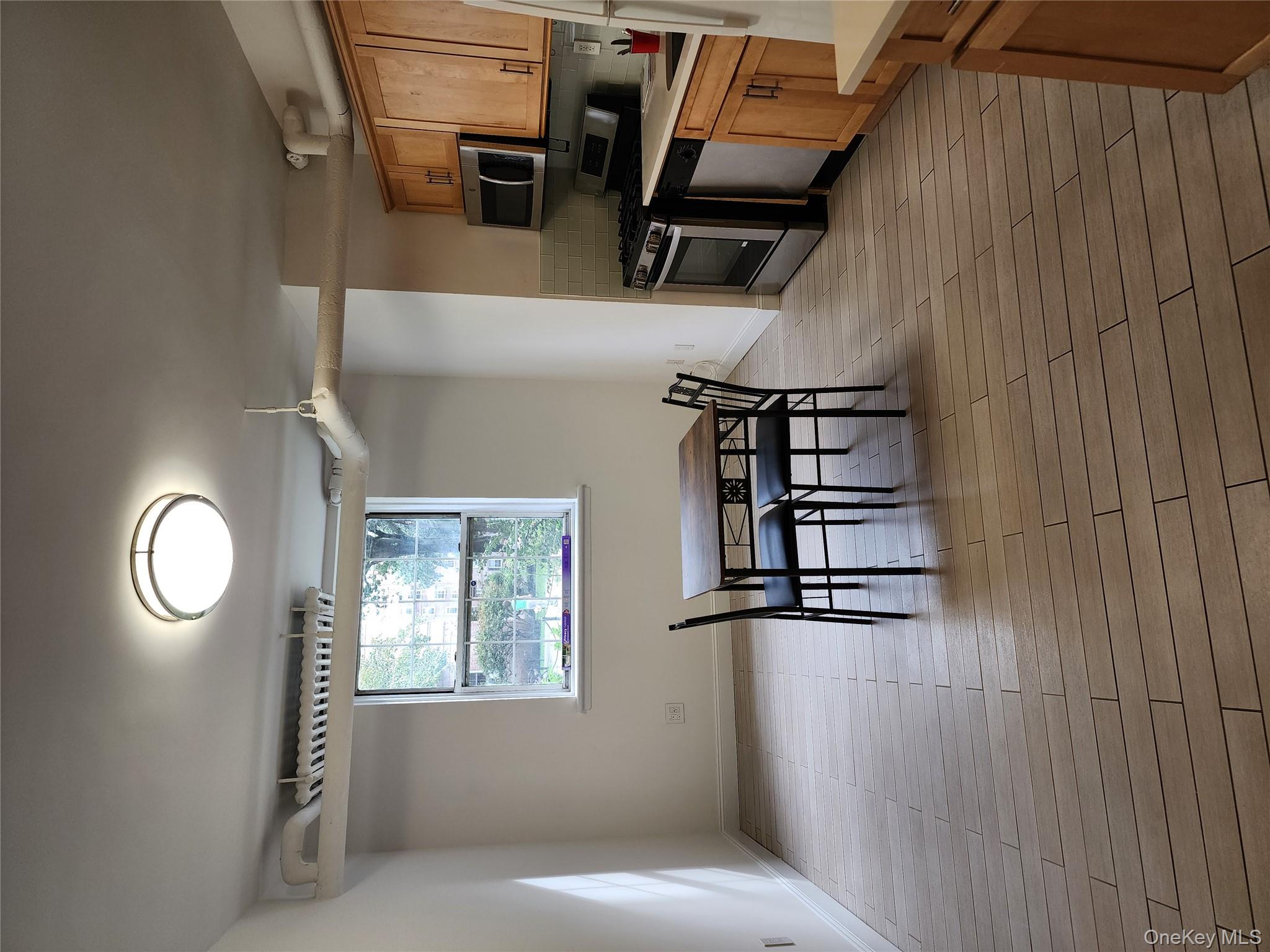 #10 photo, 30-47 Hobart Street, クイーンズ区 Woodside , NY 11377