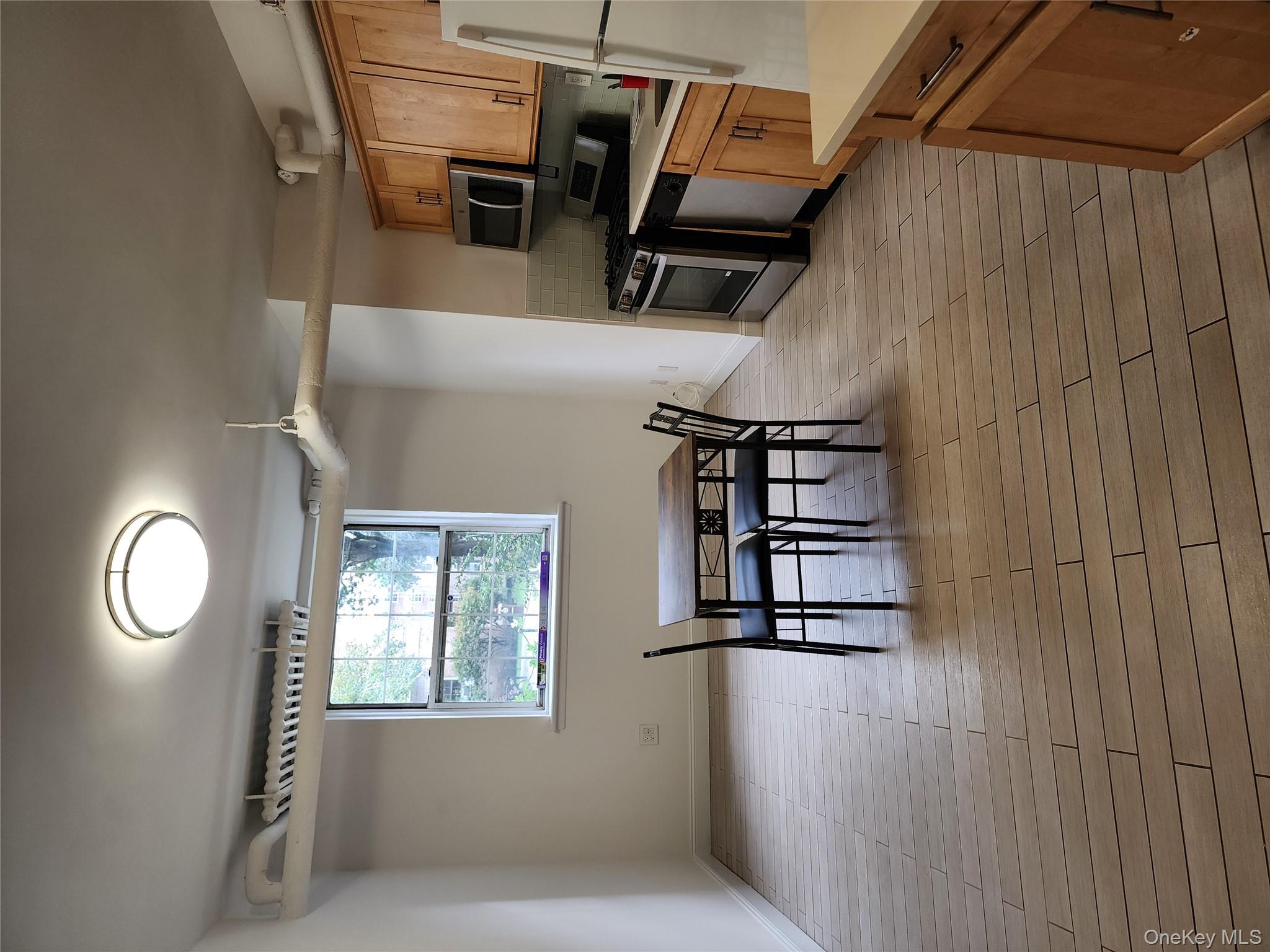 #15 photo, 30-47 Hobart Street, クイーンズ区 Woodside , NY 11377