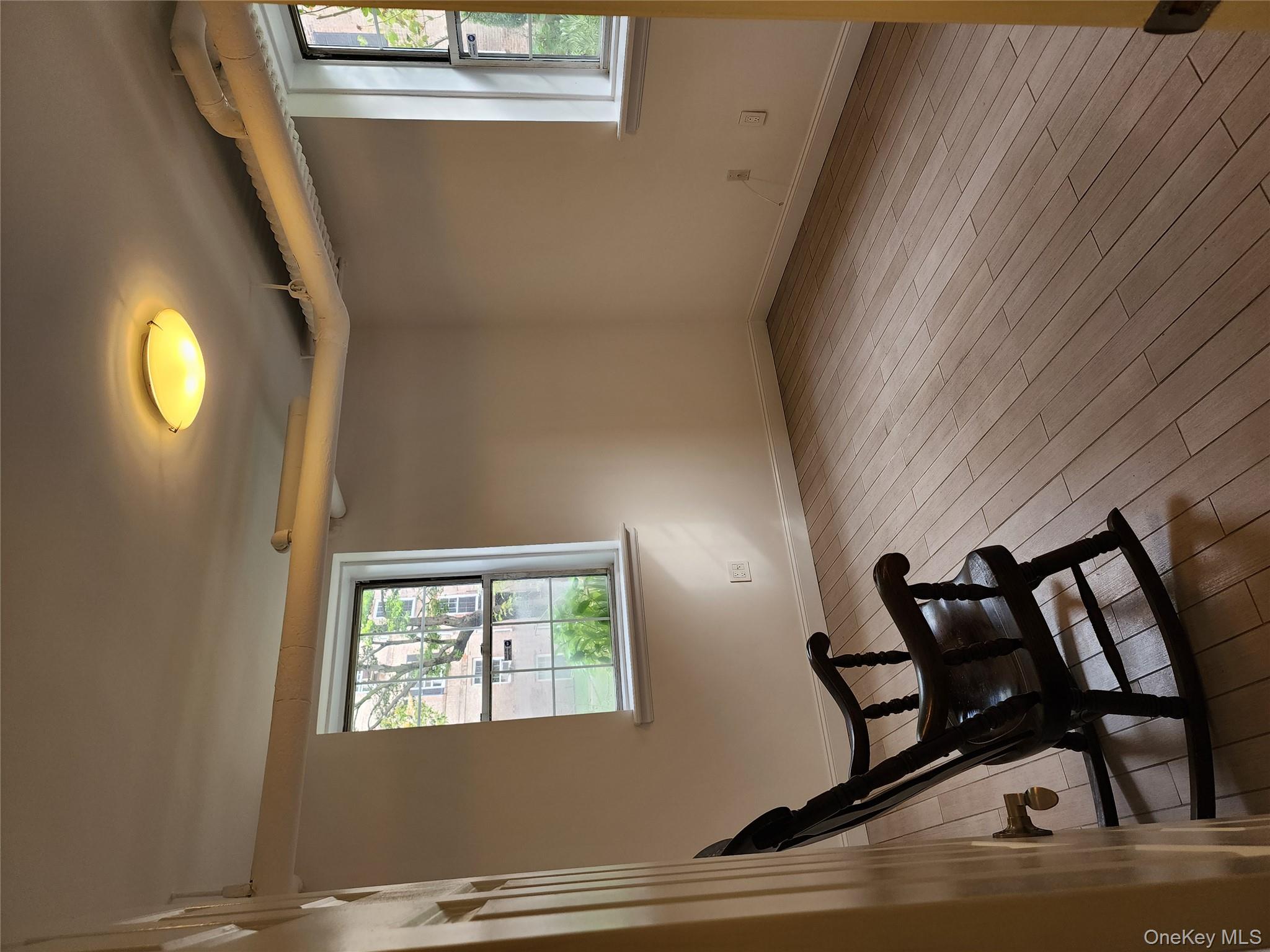 #20 photo, 30-47 Hobart Street, クイーンズ区 Woodside , NY 11377