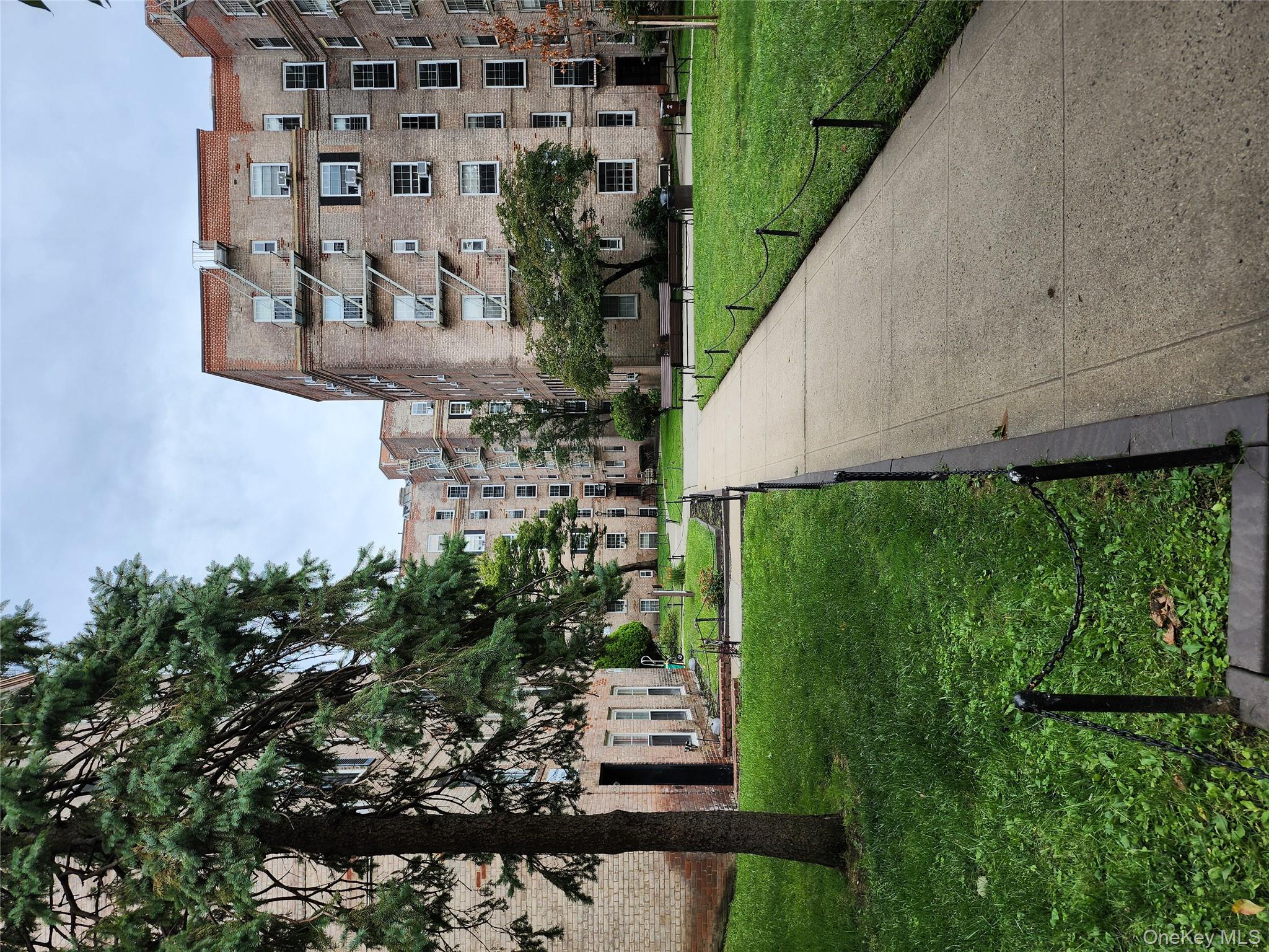 #4 photo, 30-47 Hobart Street, クイーンズ区 Woodside , NY 11377