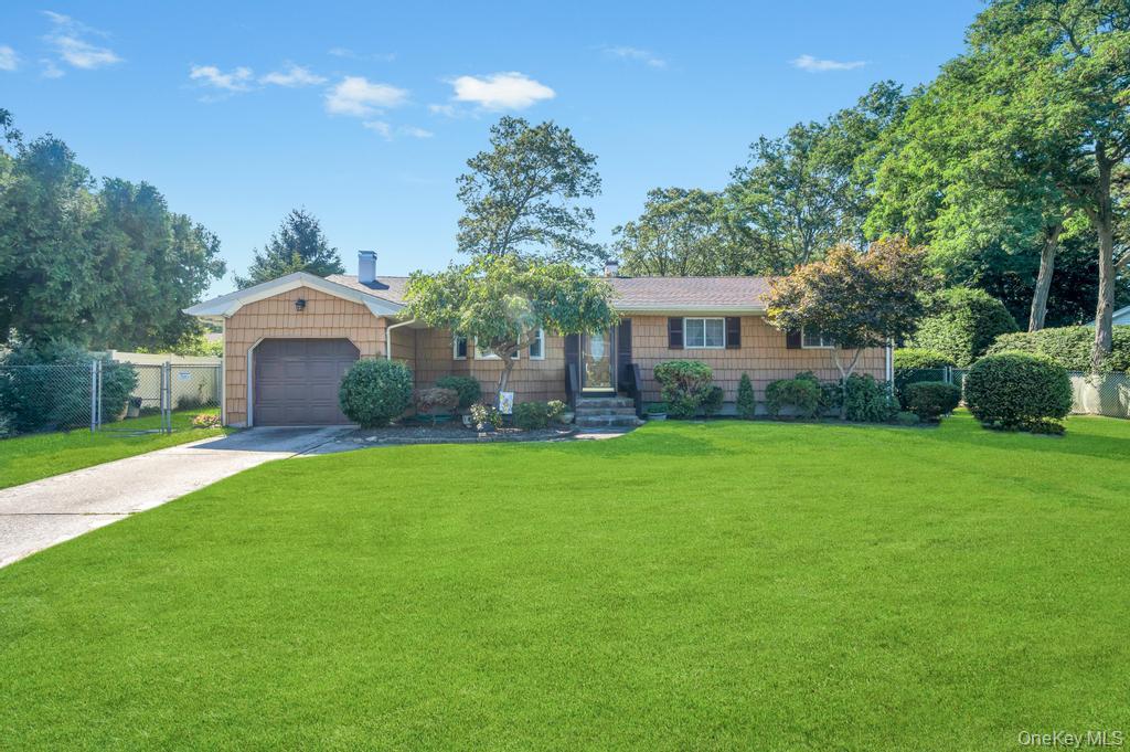 #1 photo, 412 N Tree Road, South Setauket , NY 11720