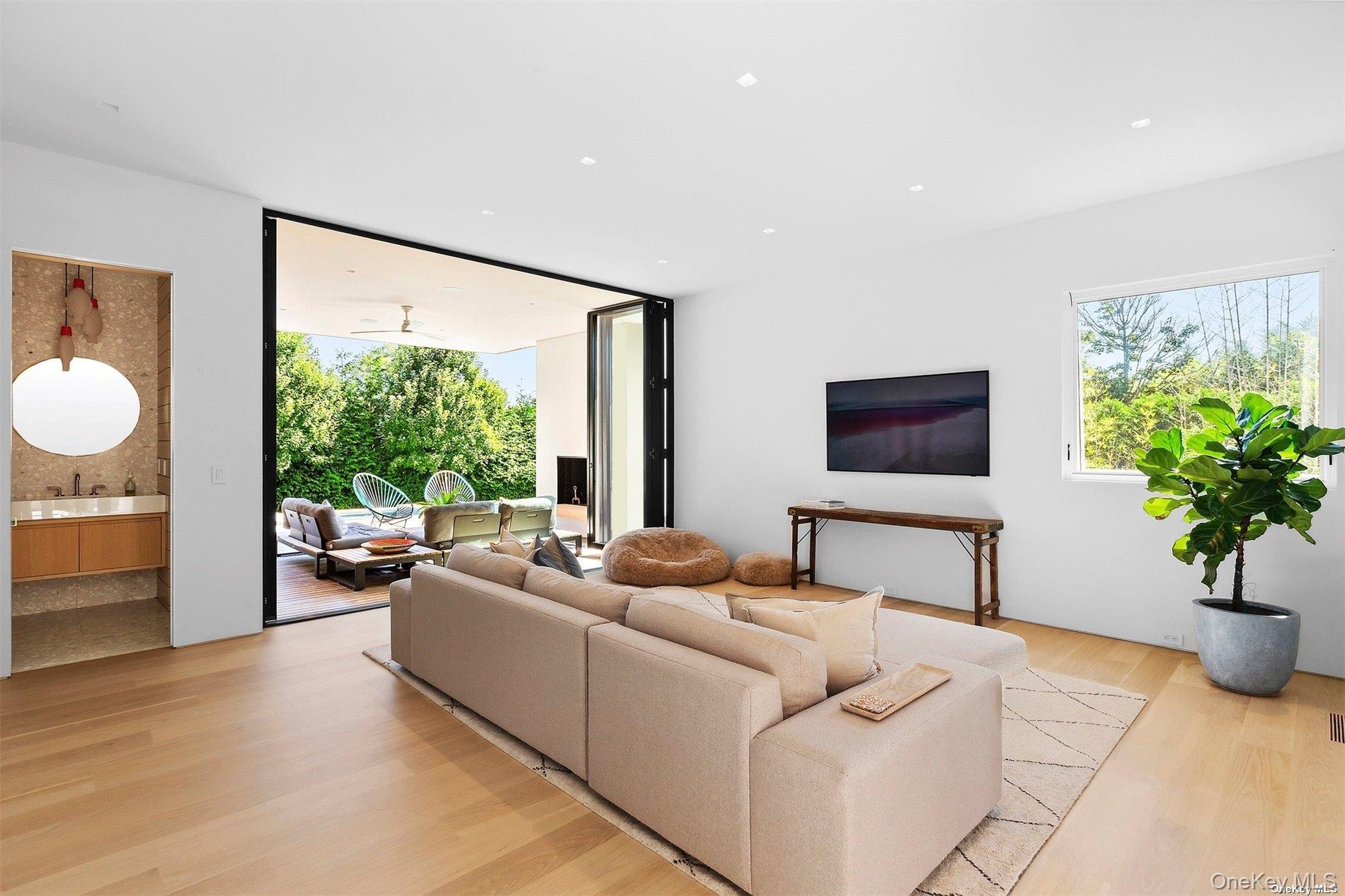 #17 photo, 42 Library Avenue, サフォーク郡 Westhampton Beach , NY 11978