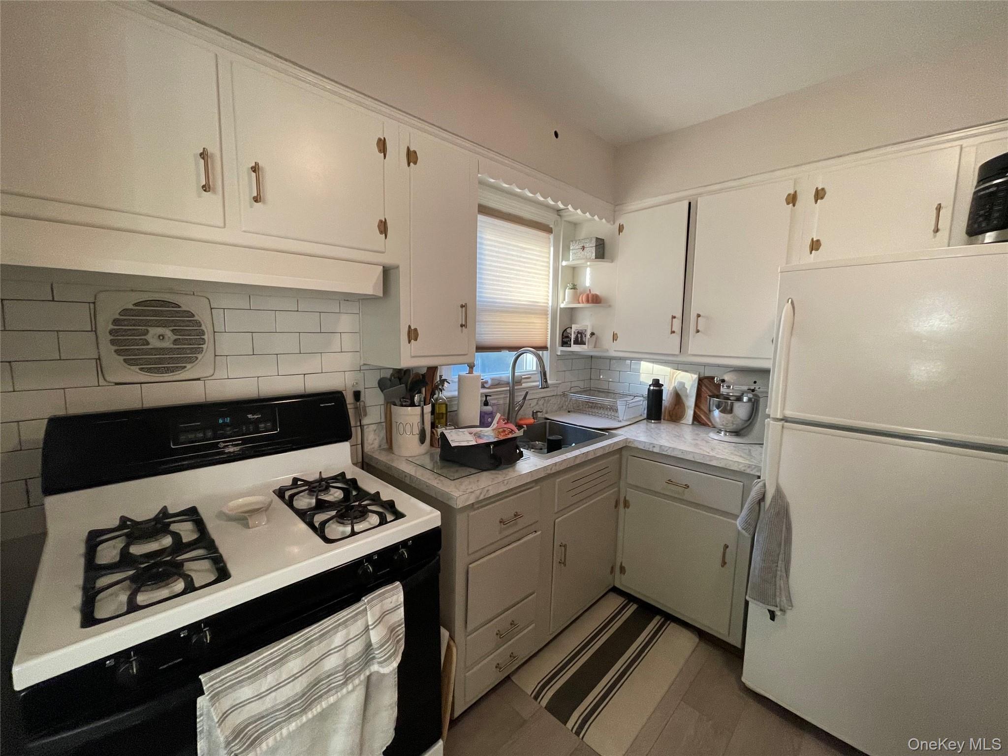 #4 photo, 17 Hazel Place, ナッソー郡 Lynbrook , NY 11563