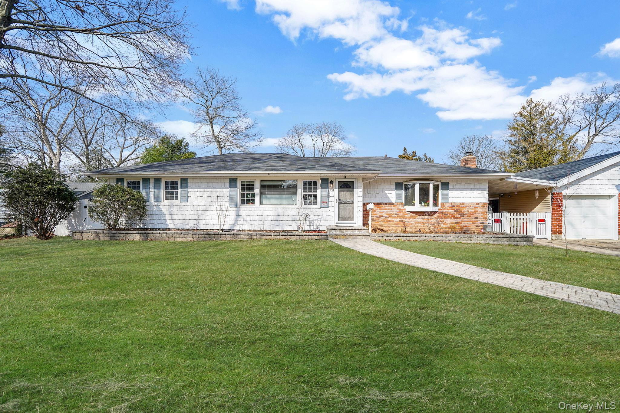 #1 photo, 33 High Street, サフォーク郡 Lake Ronkonkoma , NY 11779