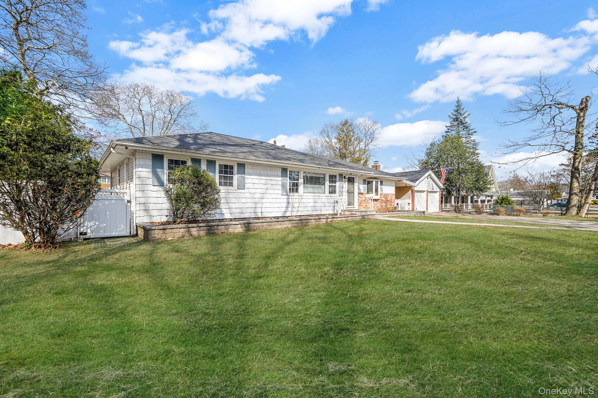 #11 photo, 33 High Street, サフォーク郡 Lake Ronkonkoma , NY 11779