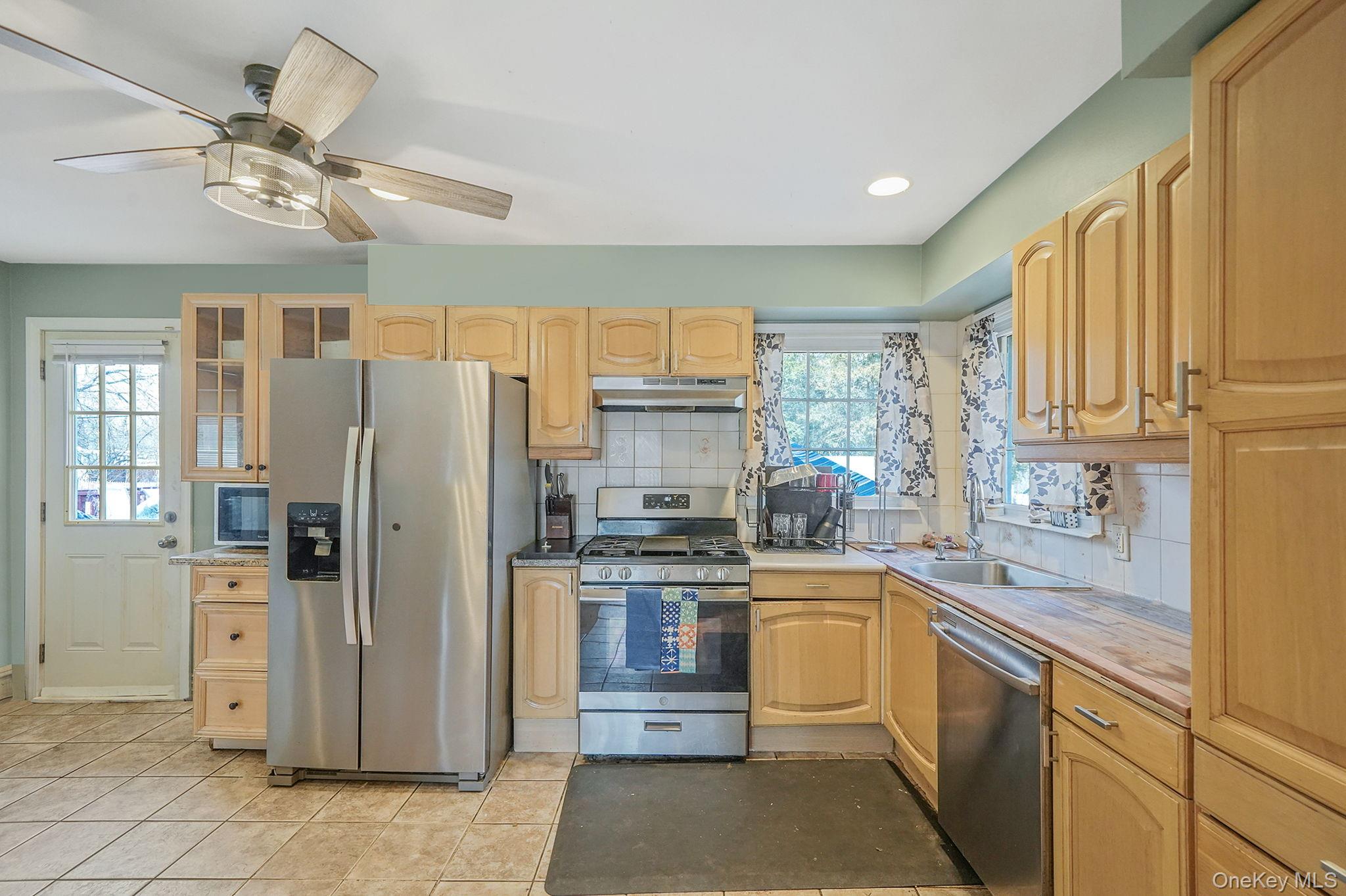 #5 photo, 33 High Street, サフォーク郡 Lake Ronkonkoma , NY 11779