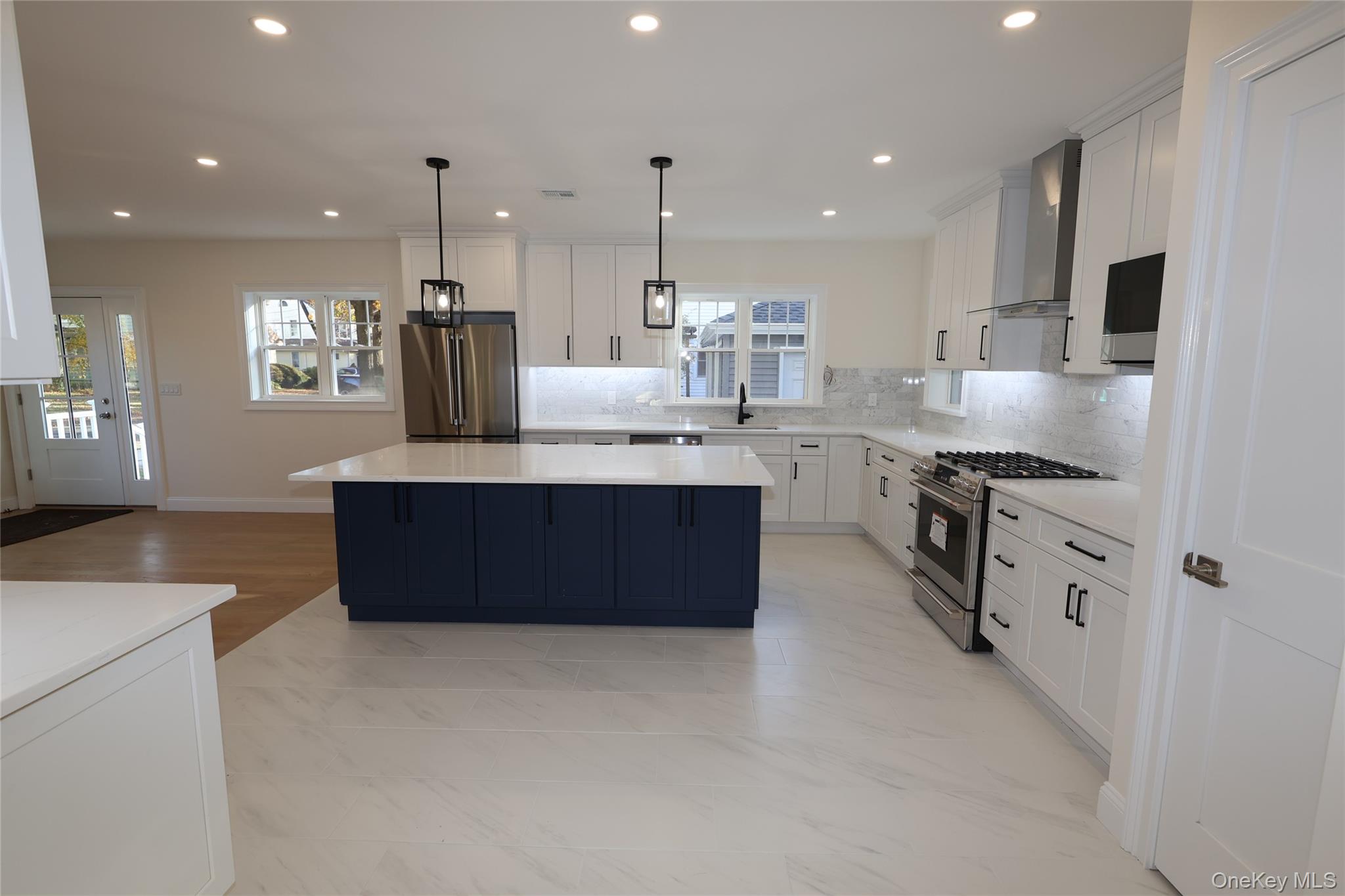 #4 photo, 78 Ontario Road, Floral Park , NY 11001