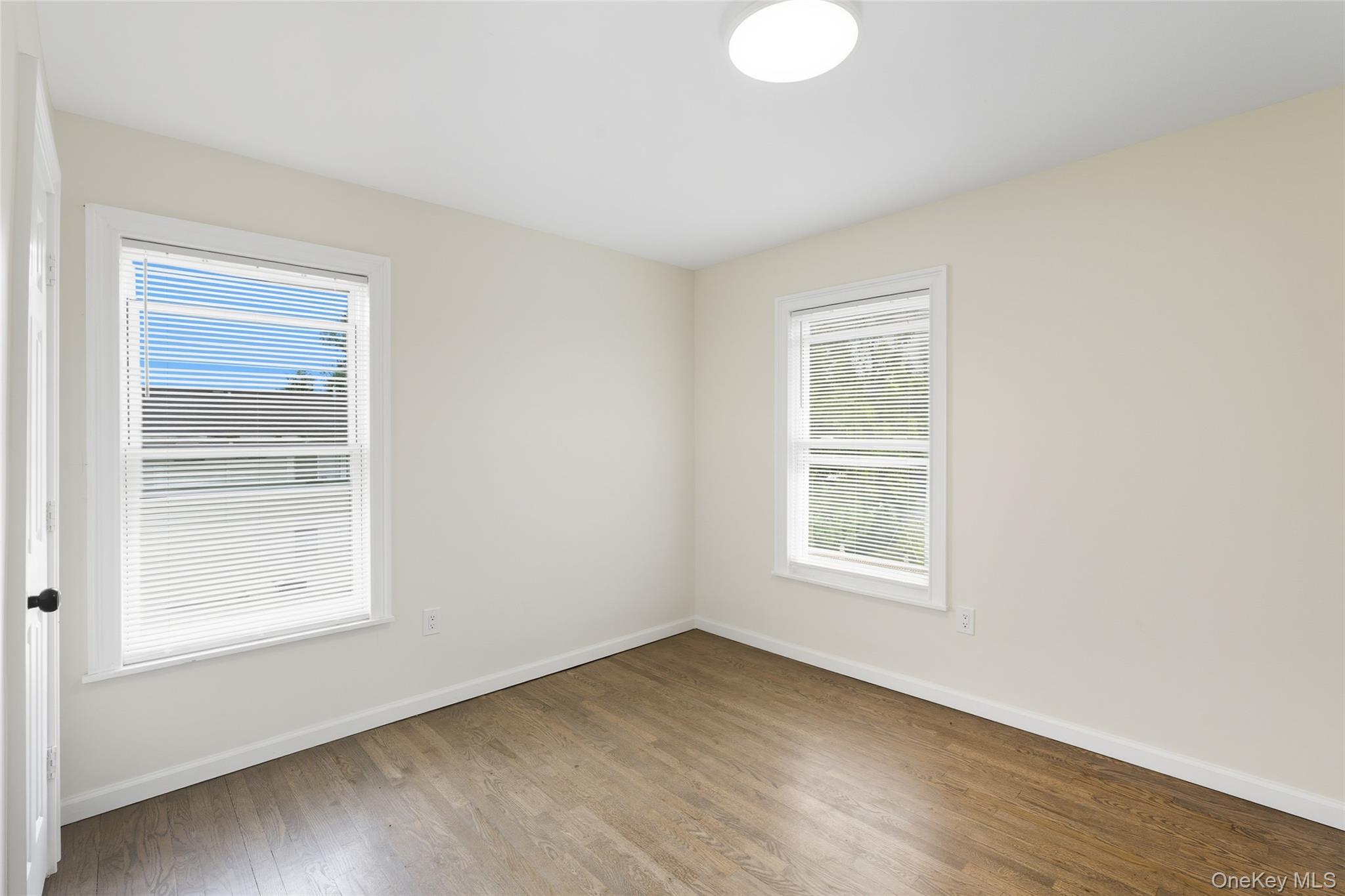 #14 photo, 27 E Neck Court, サフォーク郡 West Babylon , NY 11704